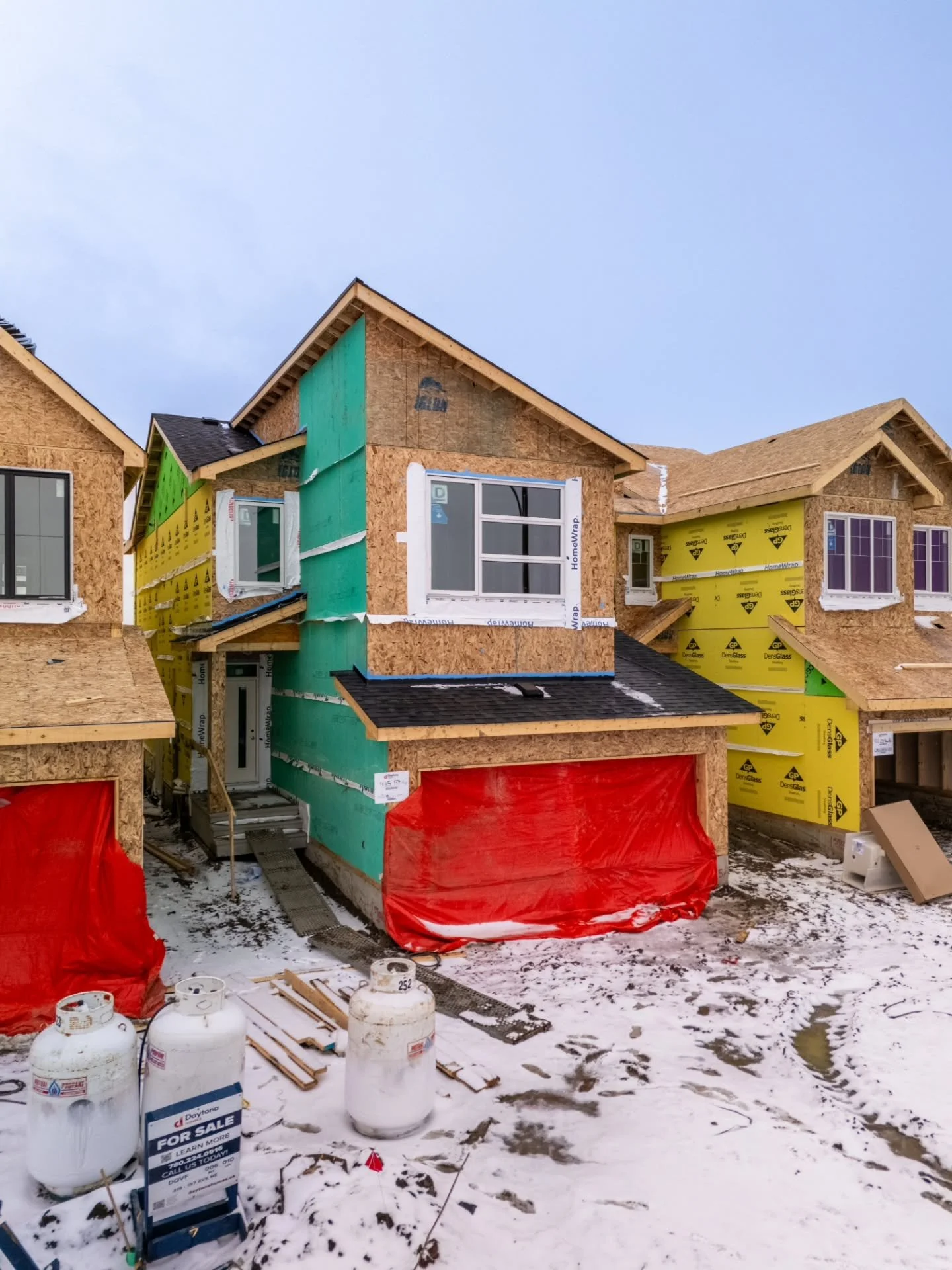 Quarry Vista gets another great addition by @daytonahomesyeg 

Looking to make your mark and develop Quarry Vista?
Link in bio for our services or a quote!

Builder: @daytonahomesyeg 
Shot by: @hammerwoodmedia 

#edmonton #framing #construction #quar