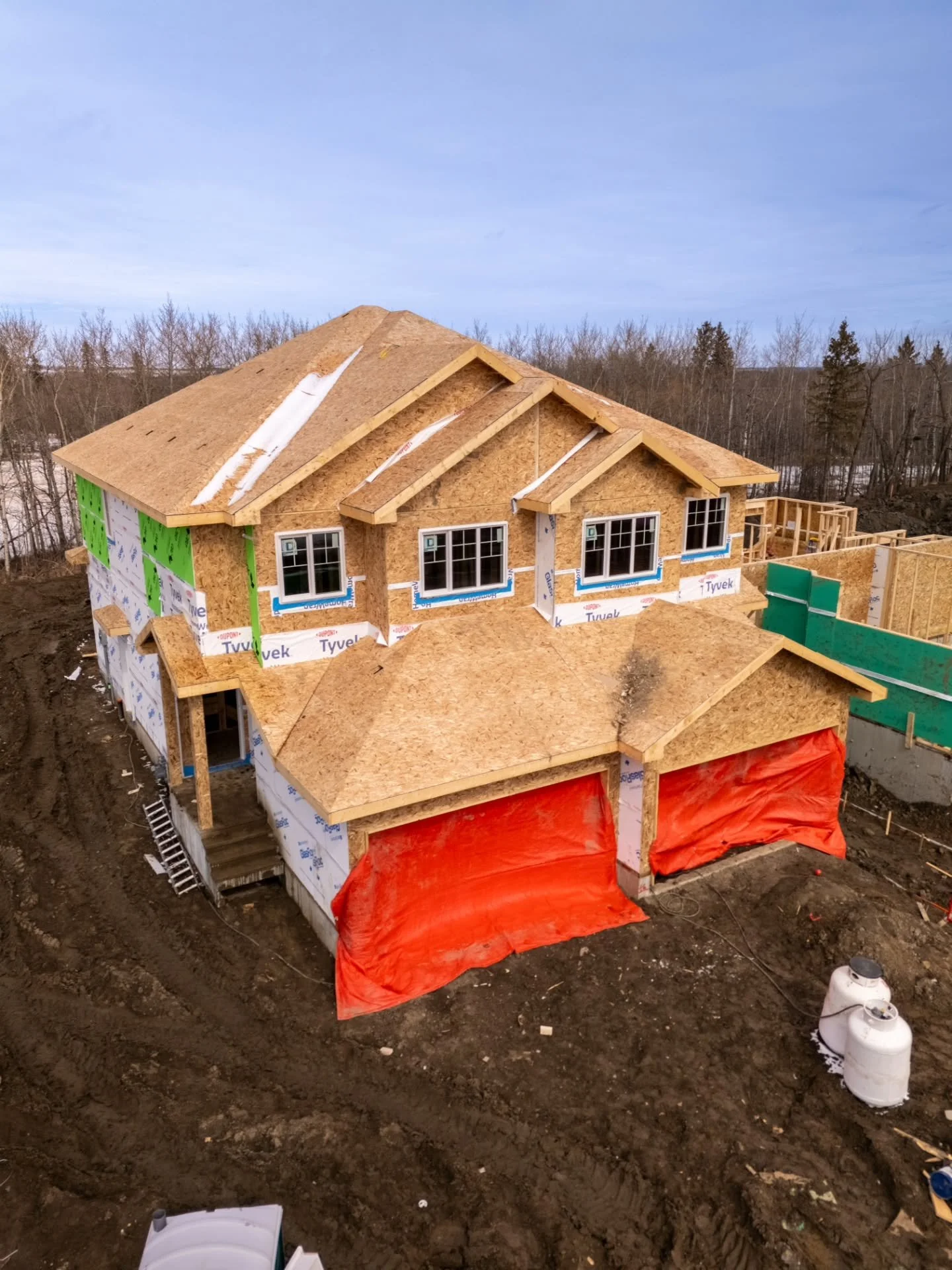 A brand new duplex has landed in Prescott for @builtbyakash 

We've got your back on builds big and small!
Link in bio for our services or a quote!

Builder: @builtbyakash 
Shot by: @hammerwoodmedia 

#framing #constructionsite #prescott #sprucegrove