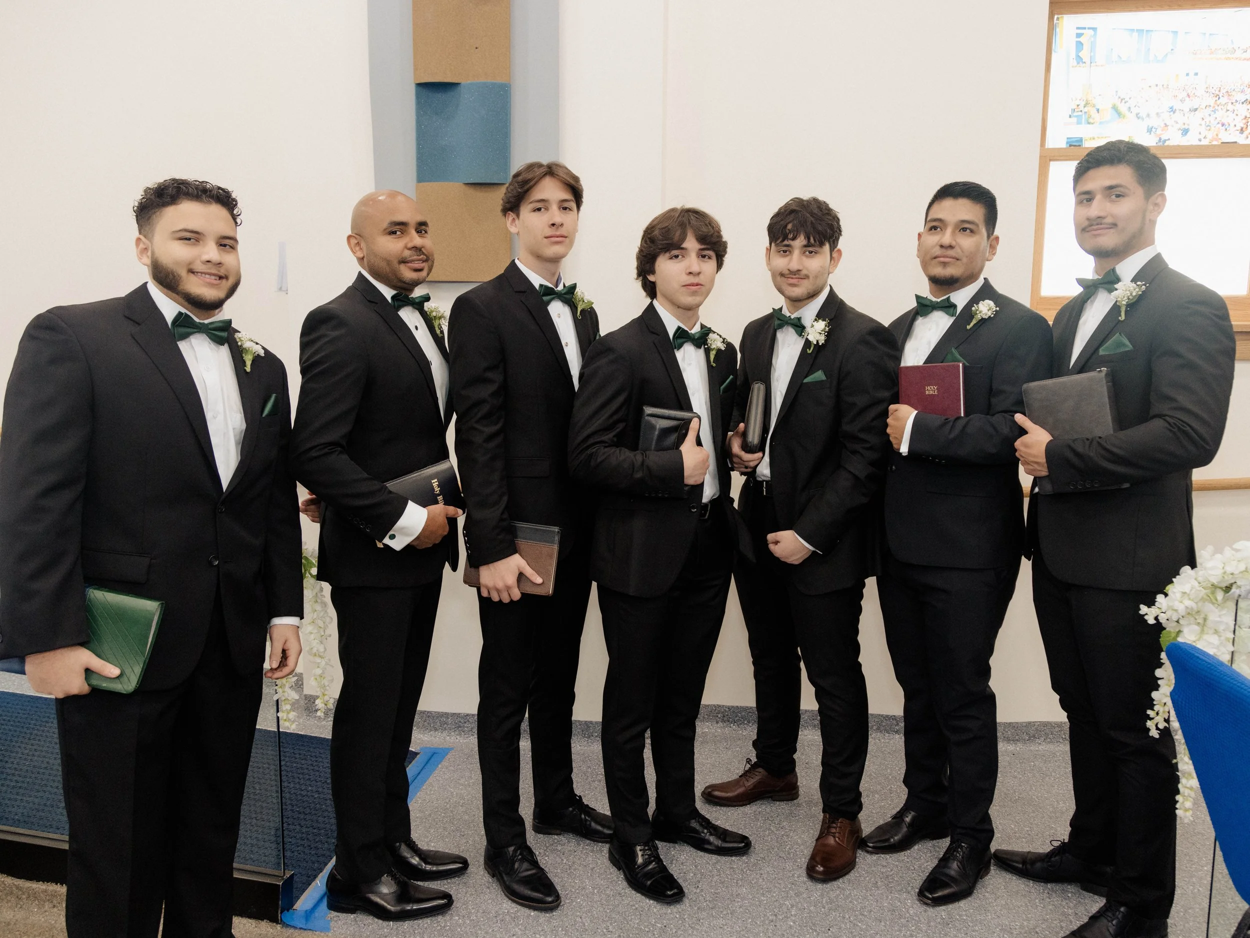 wedding queens groomsmen