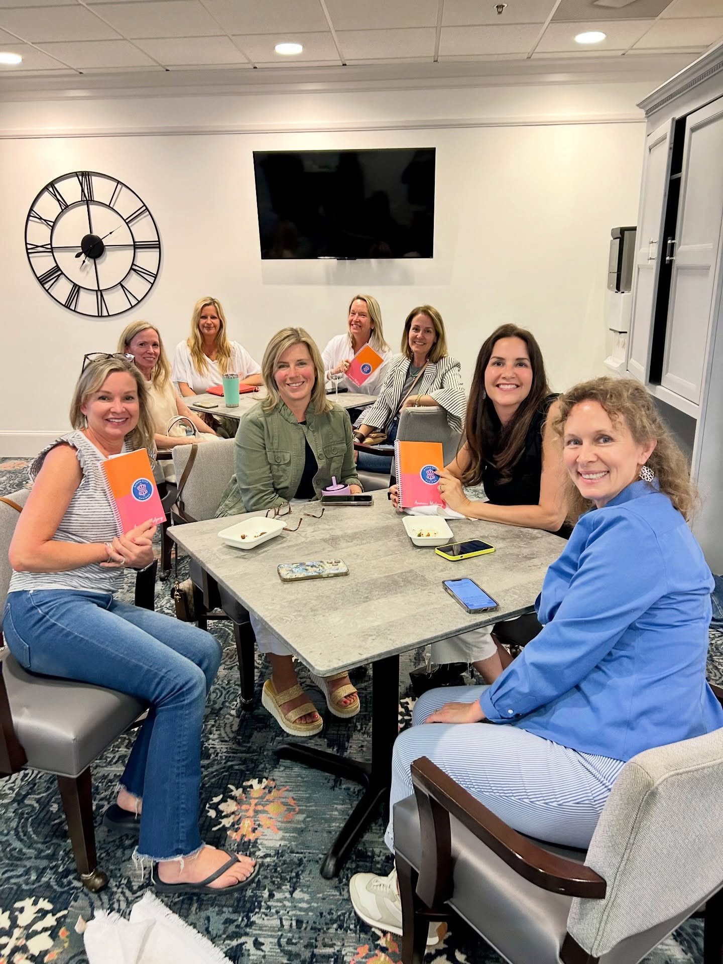 ✨ Queen City Mahjong&rsquo;s Private Lessons!✨

Grab your friends and let&rsquo;s Mahjong! 🀄️
 Queen City Mahjong will come to you for fun, engaging lessons that teach you the rules, strategies, and confidence to play.

💫 Each lesson includes a han