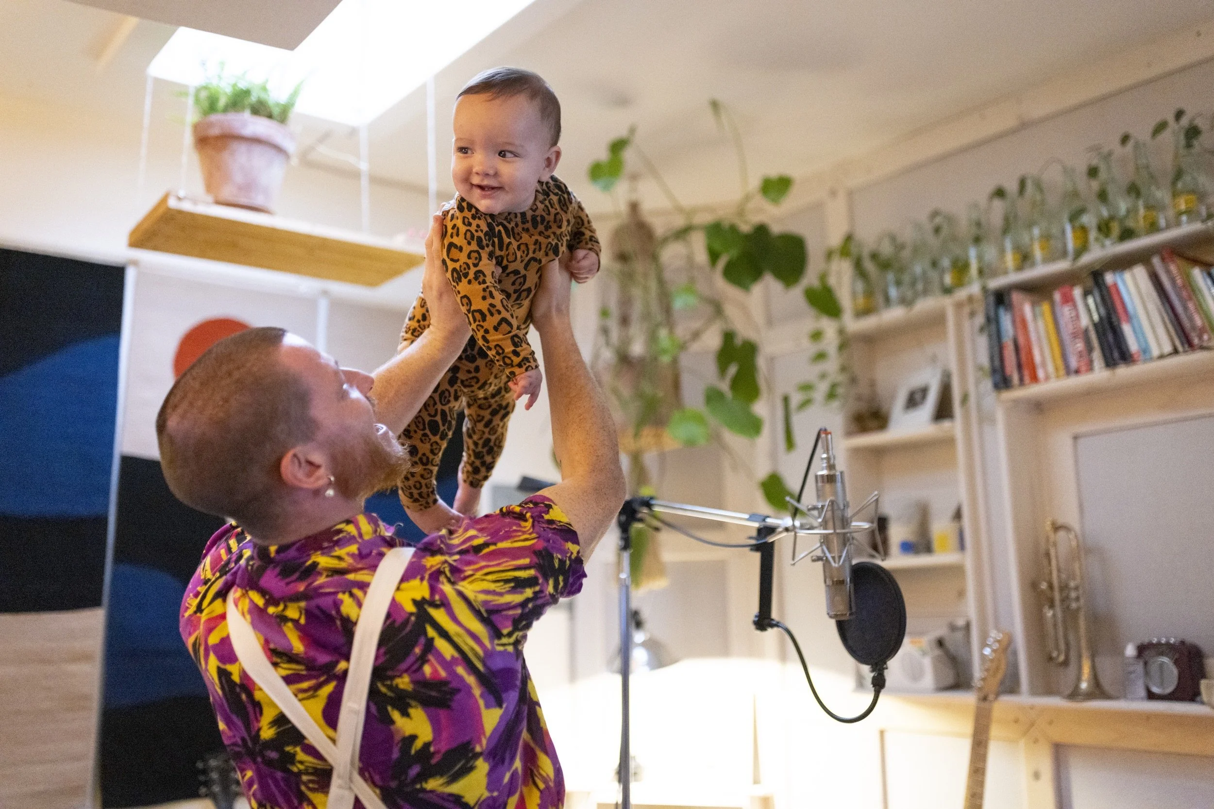 8-18-21-Ergobaby_JarinaAlexAchilles09536.jpg