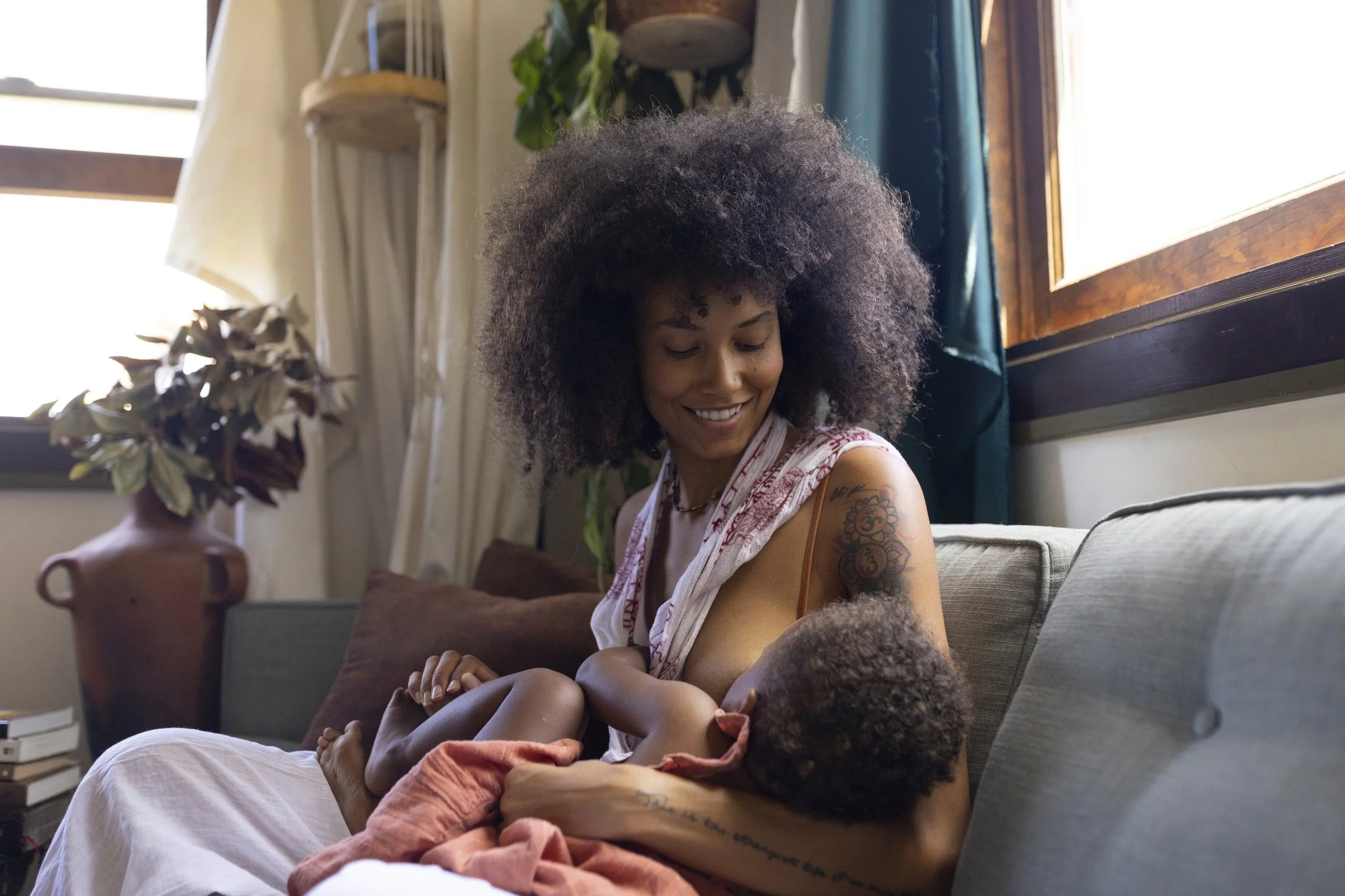 8-20-21-Ergobaby_SydneyKheperaBabyVeya14805.jpg