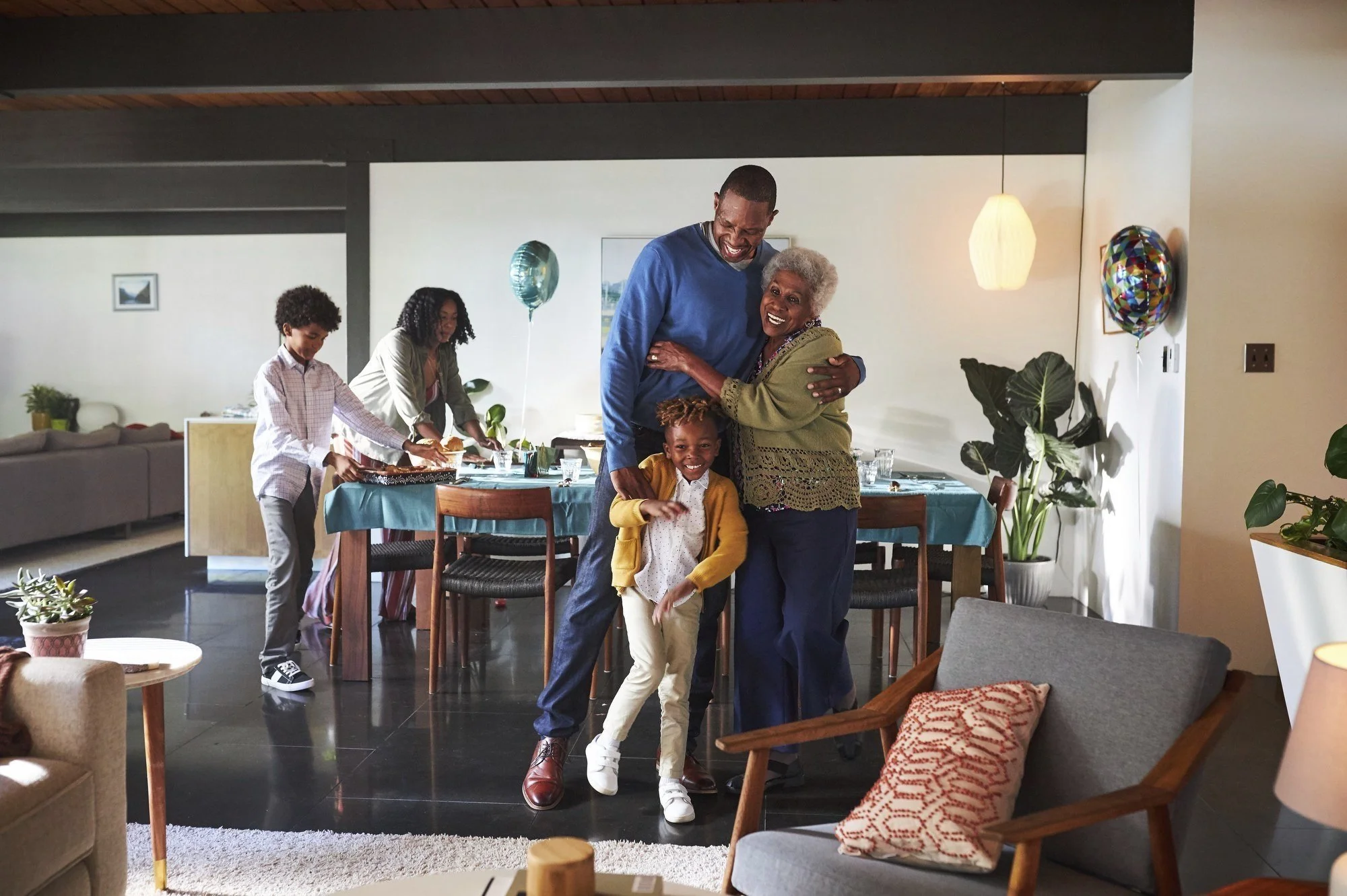 07-28-19-Day05-FamilyRoom-Device-Hero-Catalina-Landscape-S9897.jpg