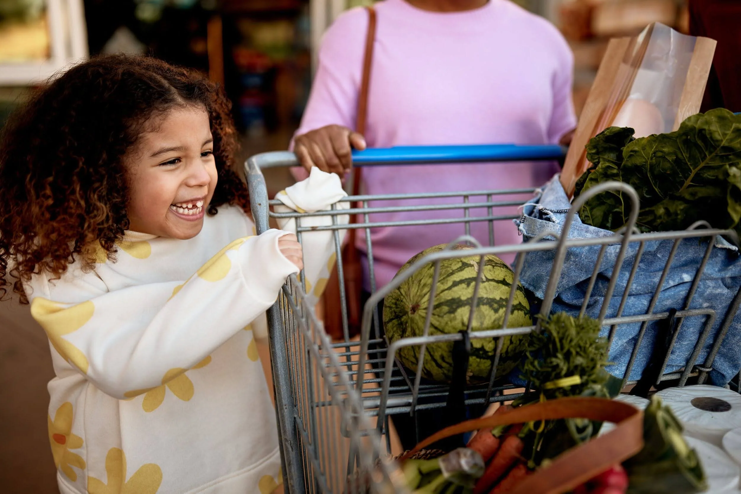02-15-23-Chase-Shot01-LeavingWithGroceries-0213.jpg