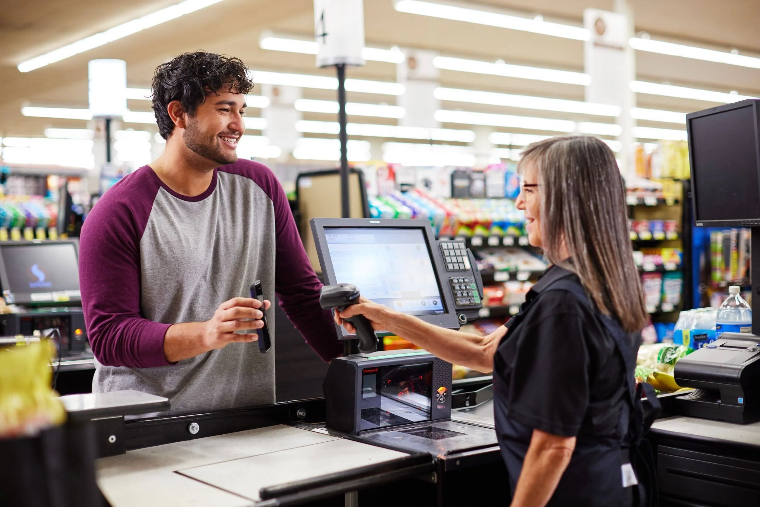09-20-22-Albertsons-Shot04-Cashier-1604.jpg