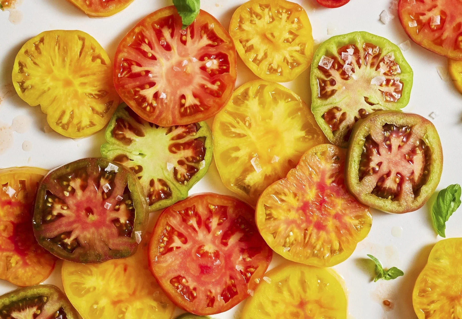003__2025_WFM-CEN_Mar_BrandSeason-YellowTV_Heirloom-Tomatoes-1445.jpg