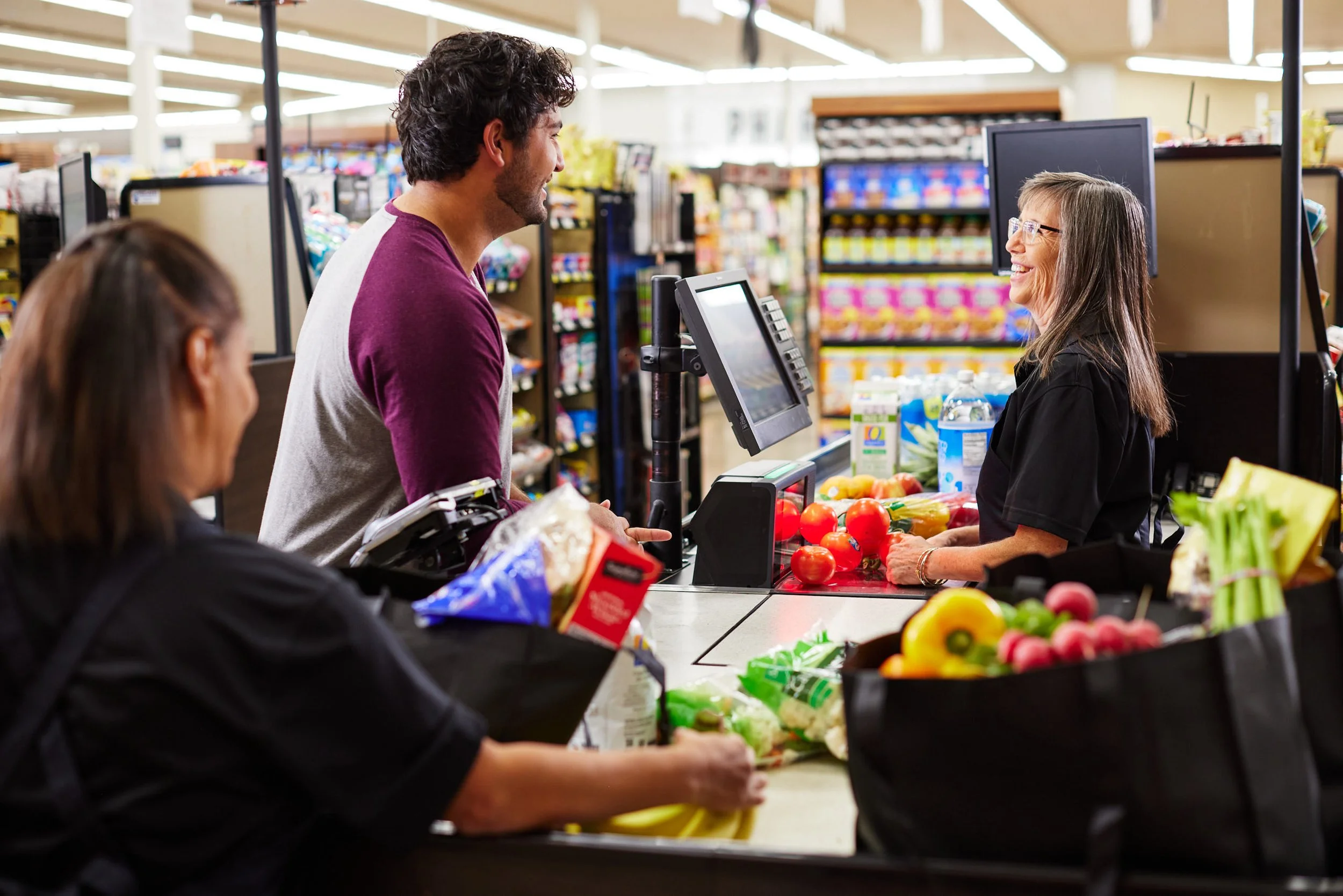09-20-22-Albertsons-Shot03A-Cashier-0994.jpg