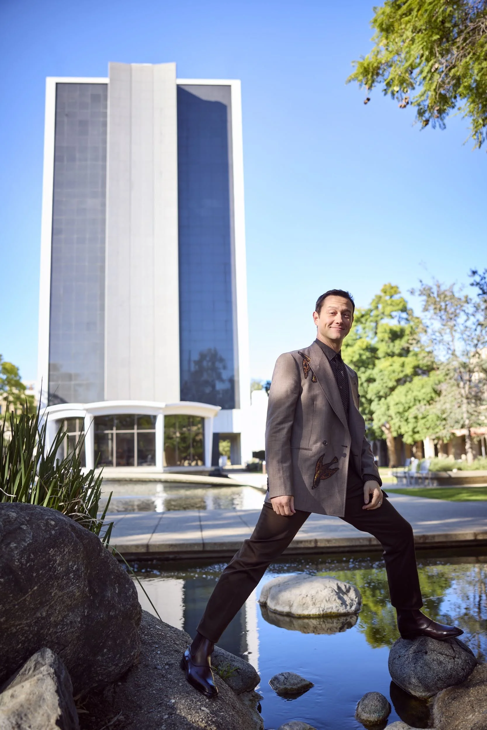 12-11-25-JosephGordonLevittCalTechAD001334 Final For AD Flatt Tiff.jpg