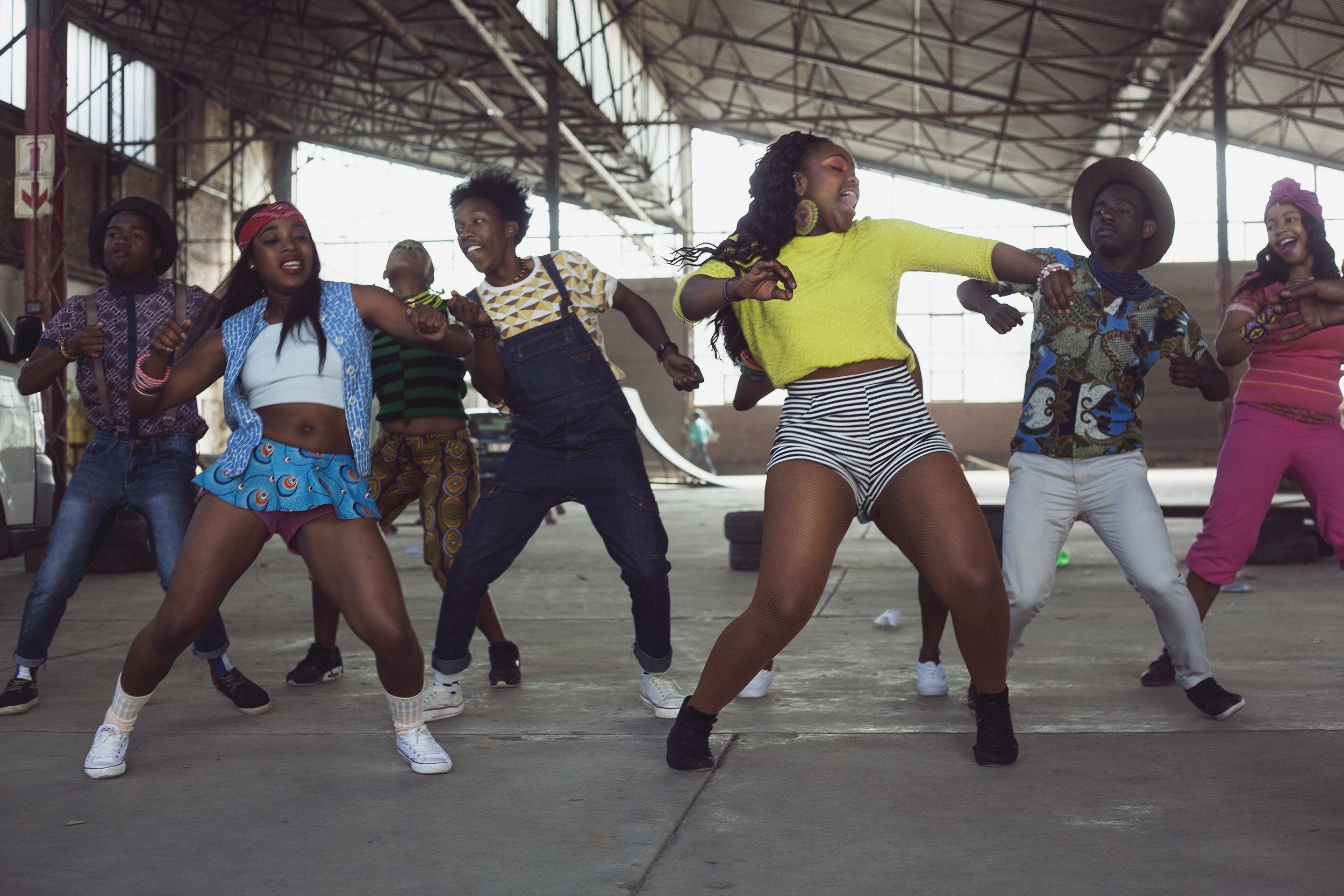 C cover Tell_Everybody_Video_Shoot_dancers.jpg