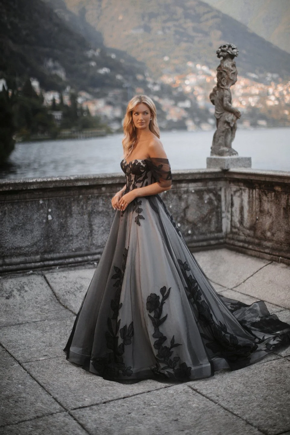 E400/ SIZE 8/ BLACK-NUDE