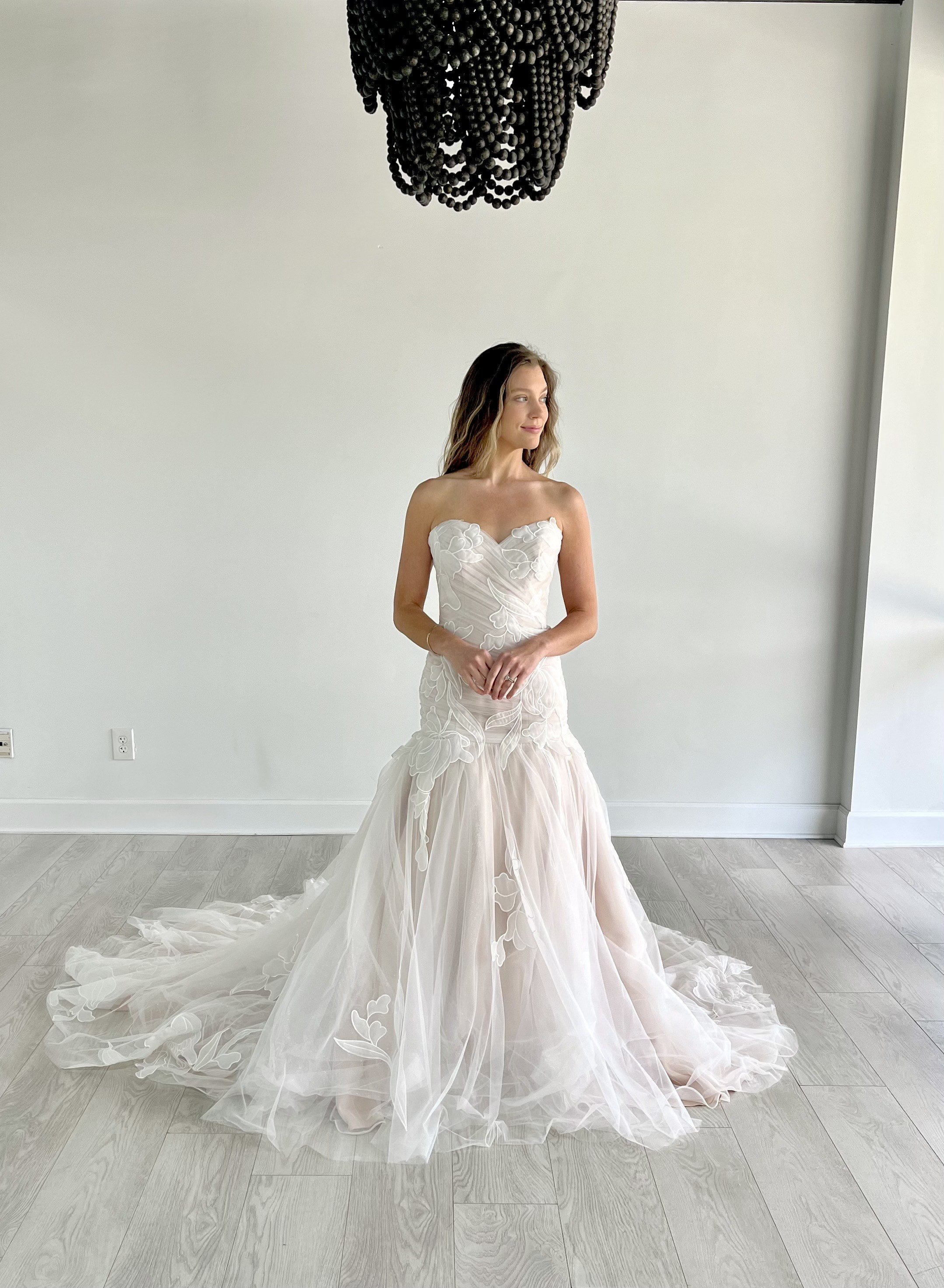 Elliana/ SIZE 6