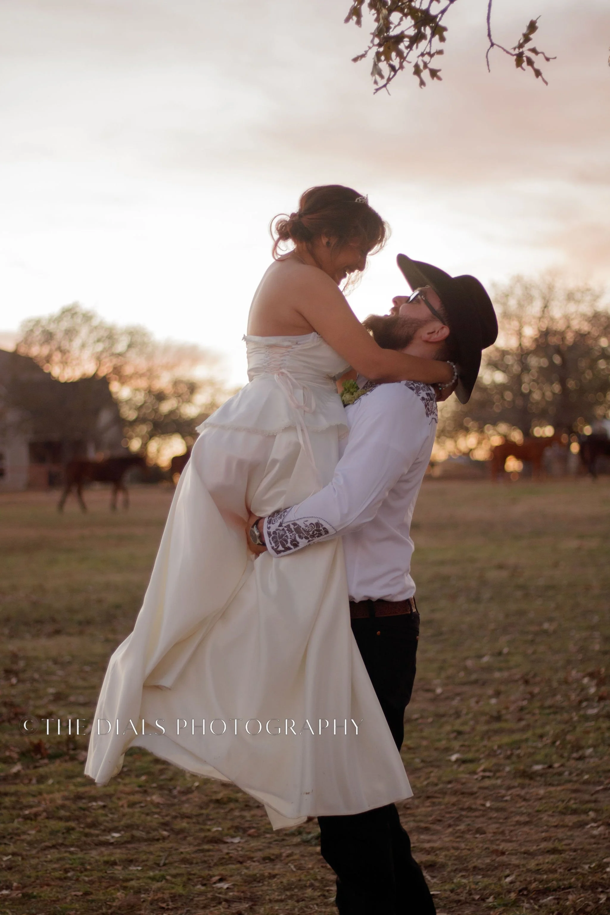 TheDialsPhotography_BridalPortraitsSession_WeatherfordTexas-28.jpg