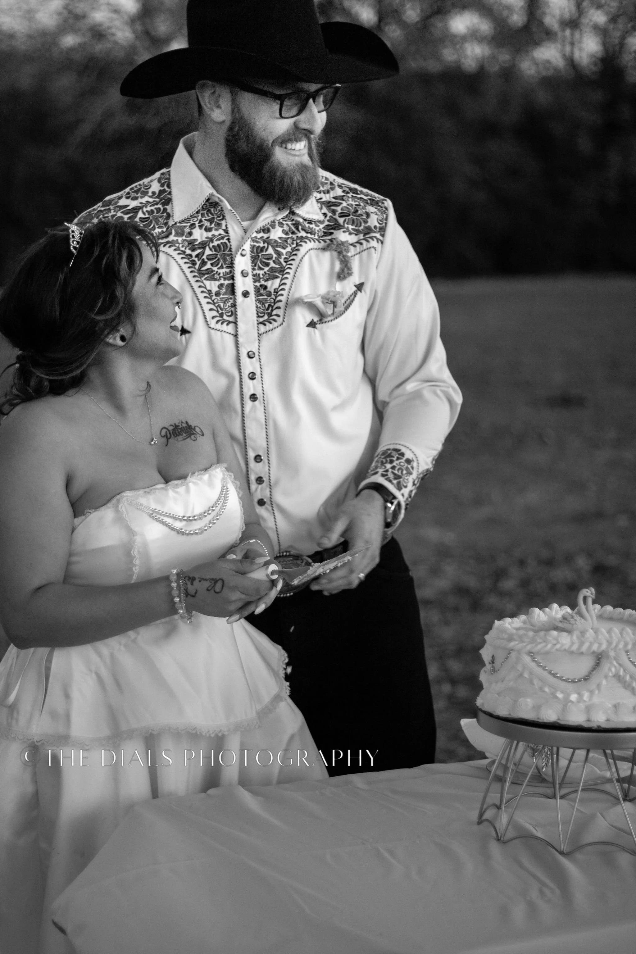 TheDialsPhotography_BridalPortraitsSession_WeatherfordTexas-37.jpg