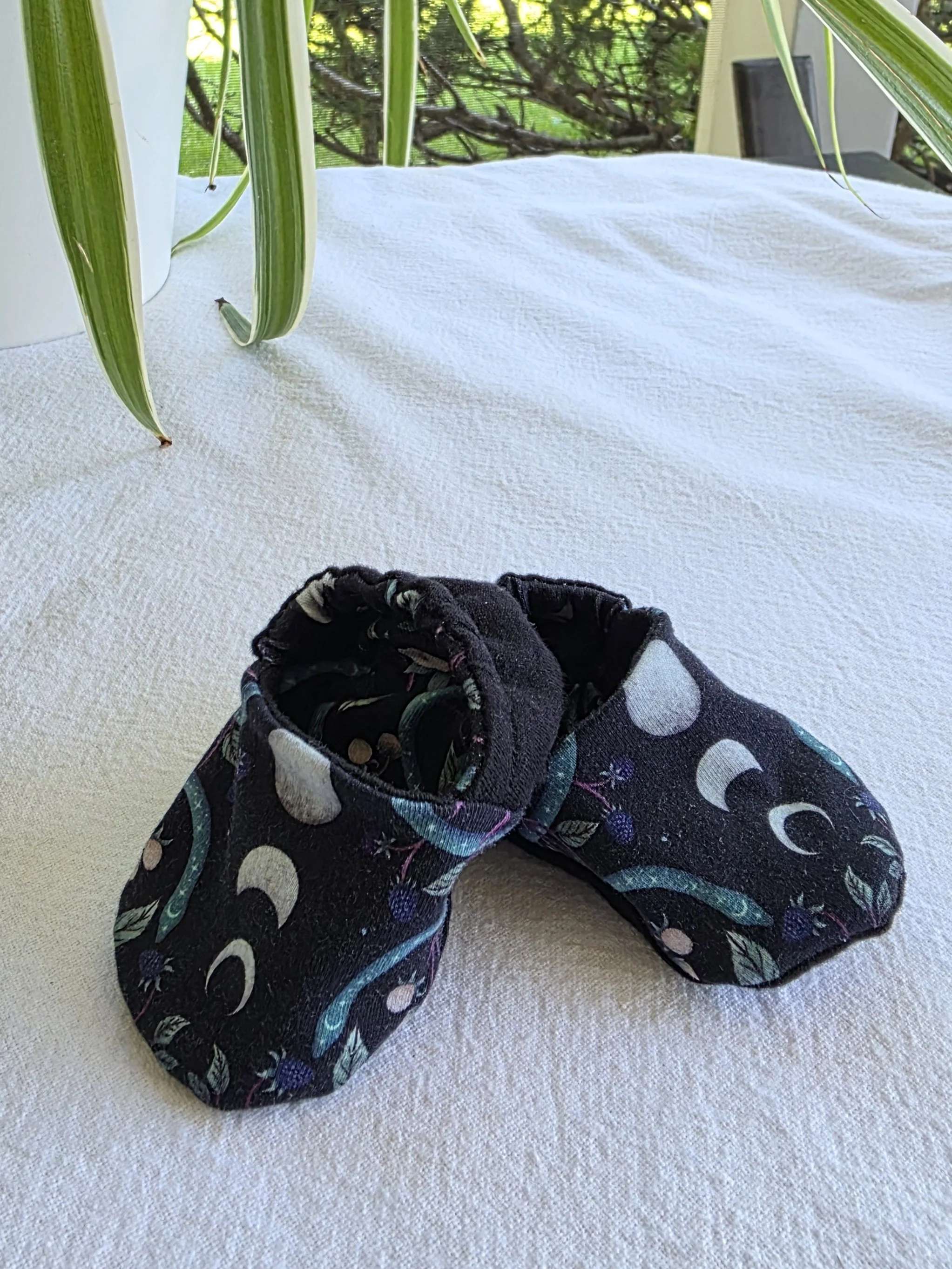 Reversible Booties - size 0