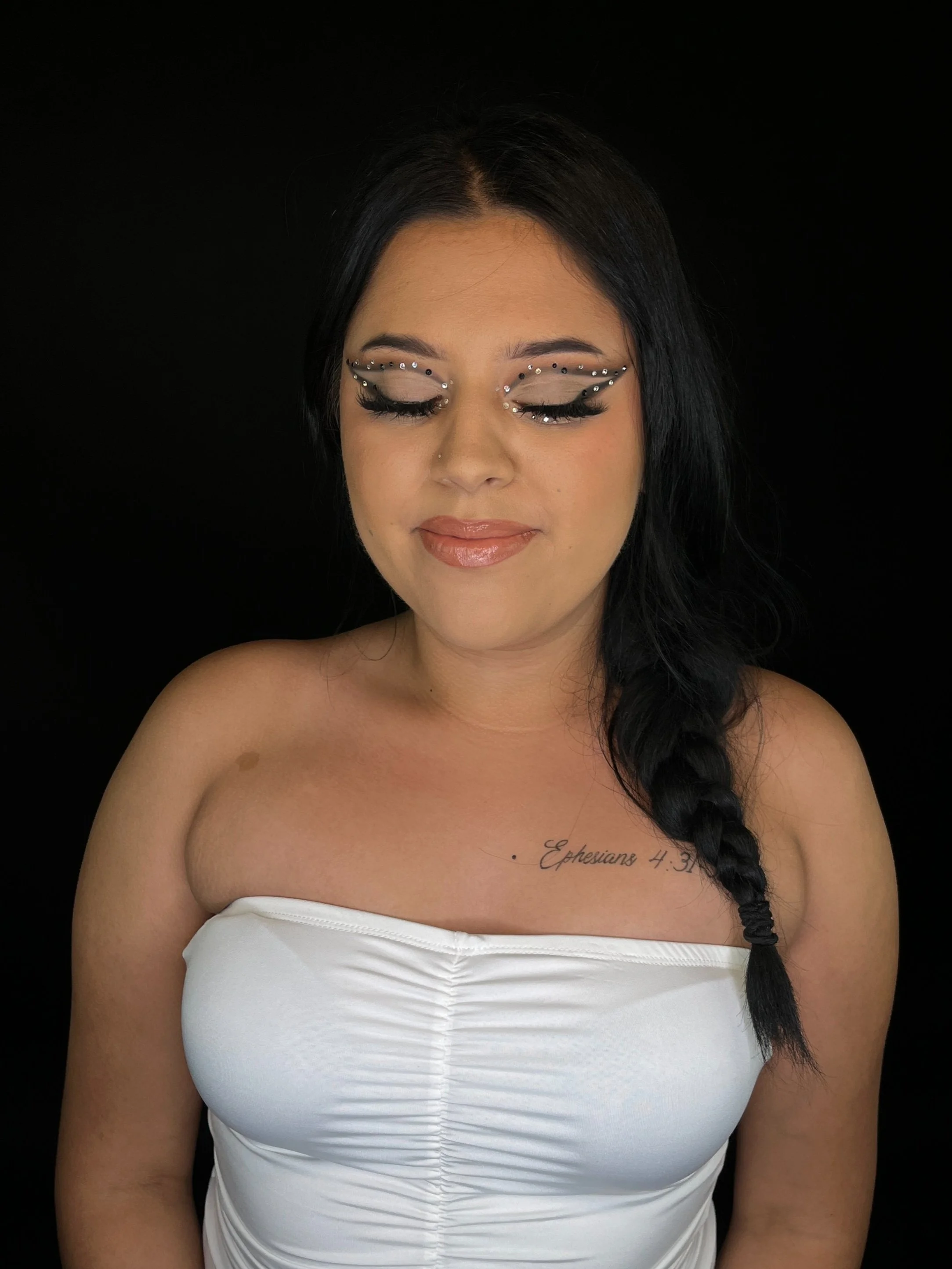 cut crease wing with gems