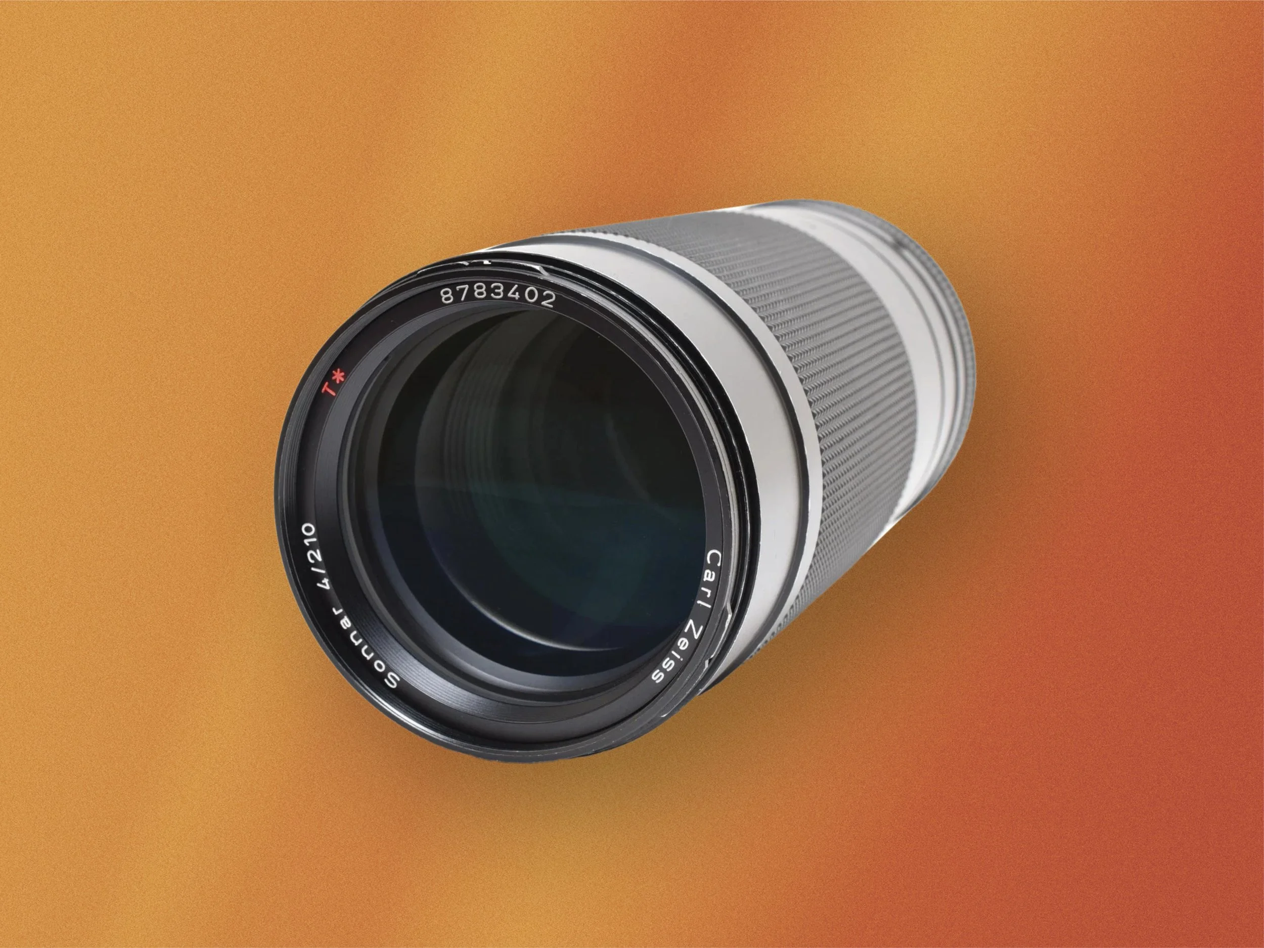 Contax 645 Carl Zeiss Sonnar 210mm f4 lens.jpg
