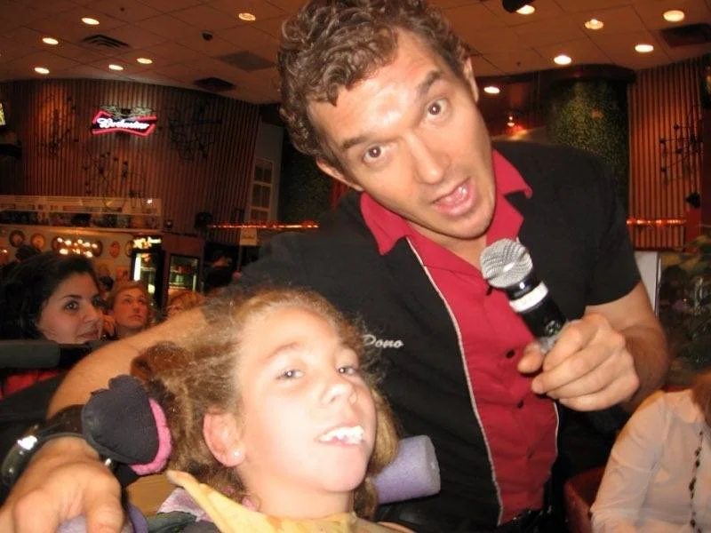 2009 Dono serenading me at Starlight Cafe 