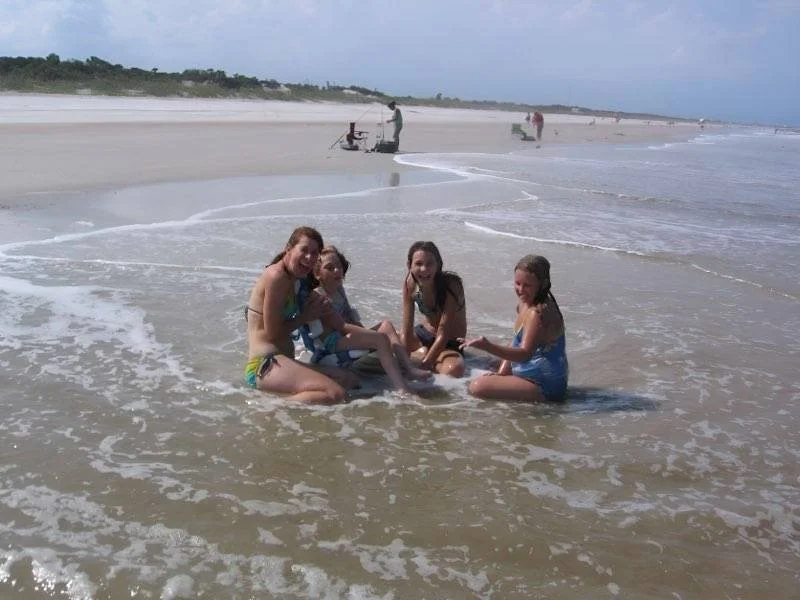 2009 meeting new friends at the beach