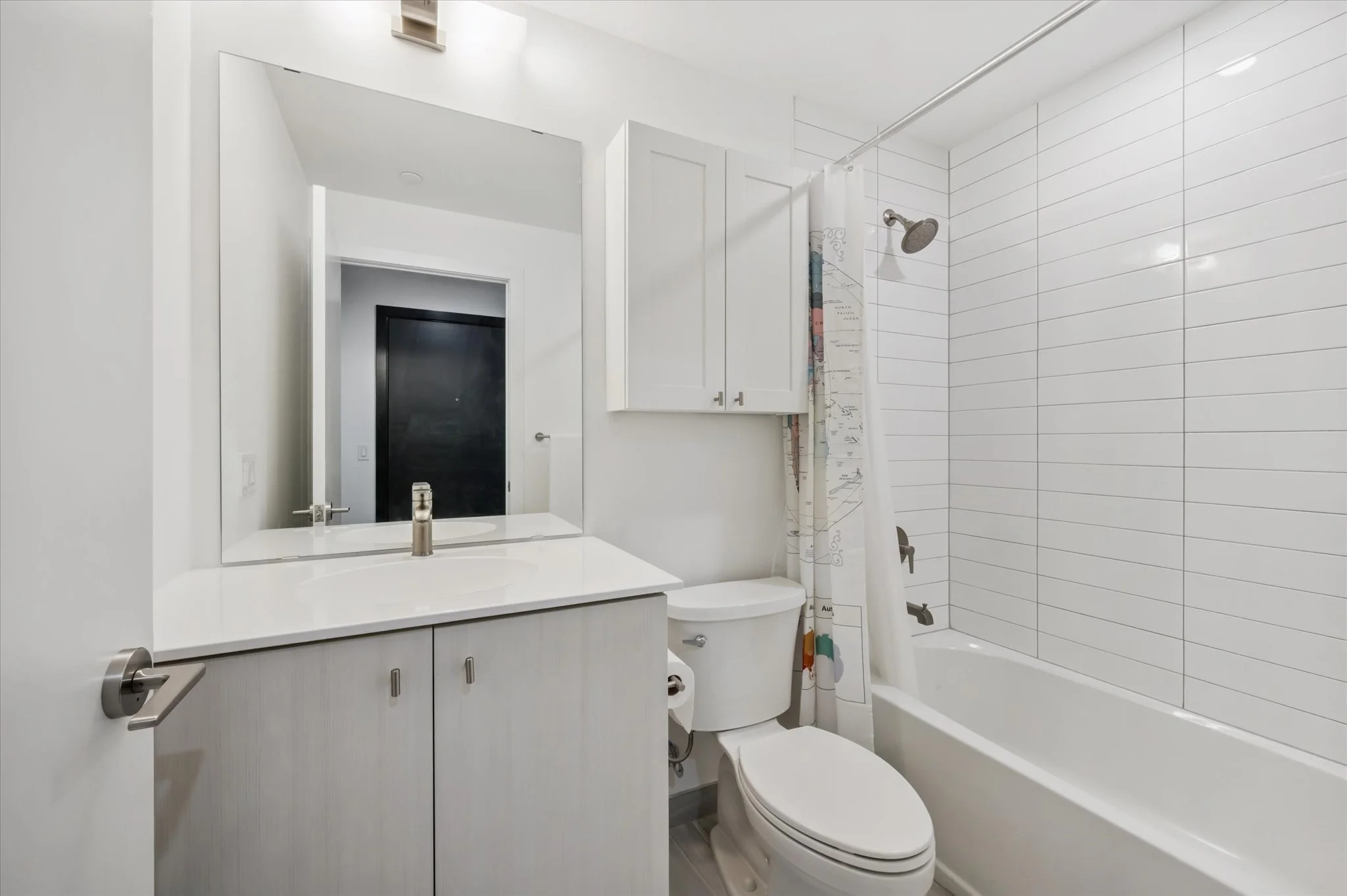 047-Wellington St S #909 003.jpg