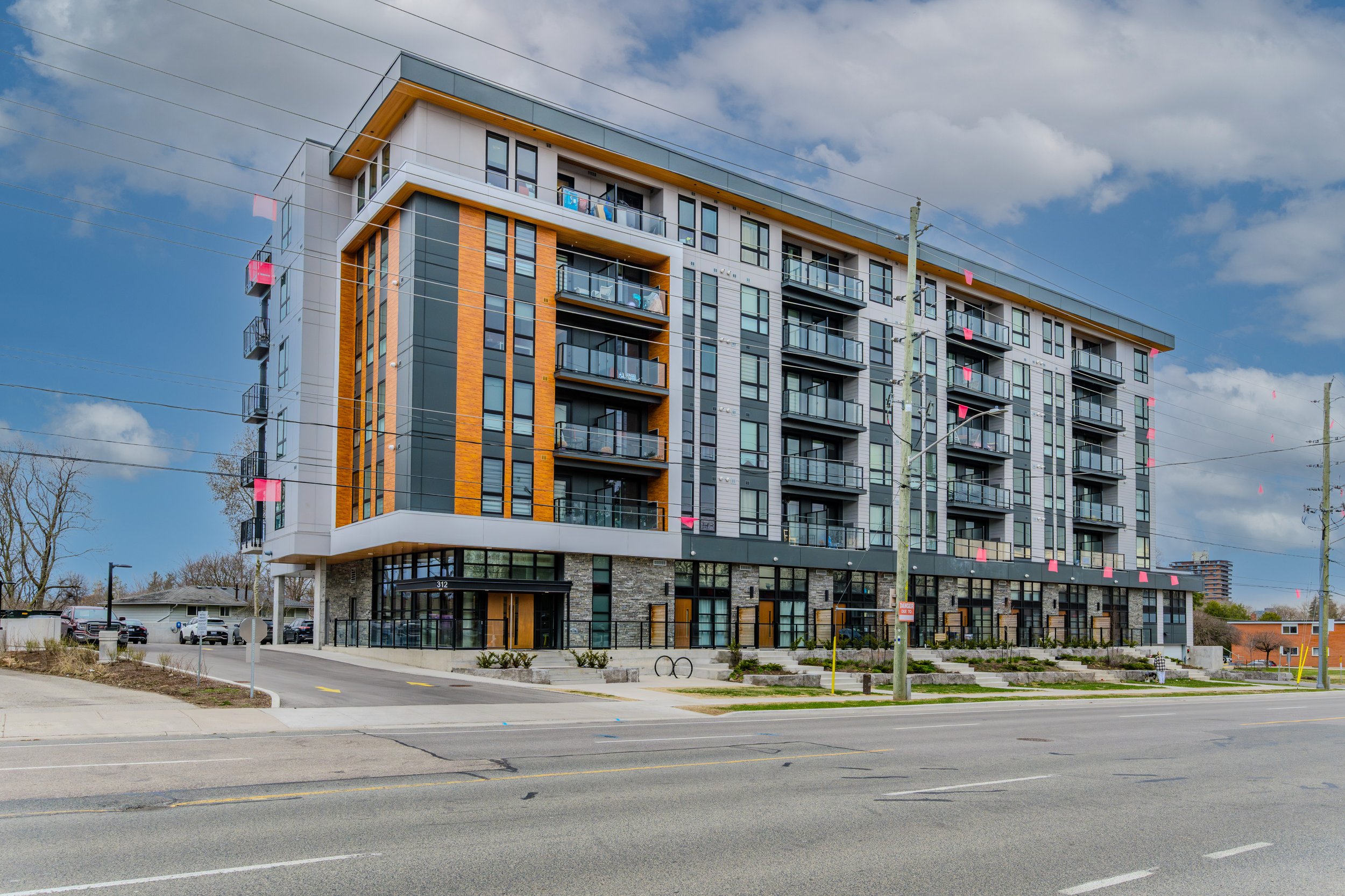 02-312 Erb St (3 of 28).jpg