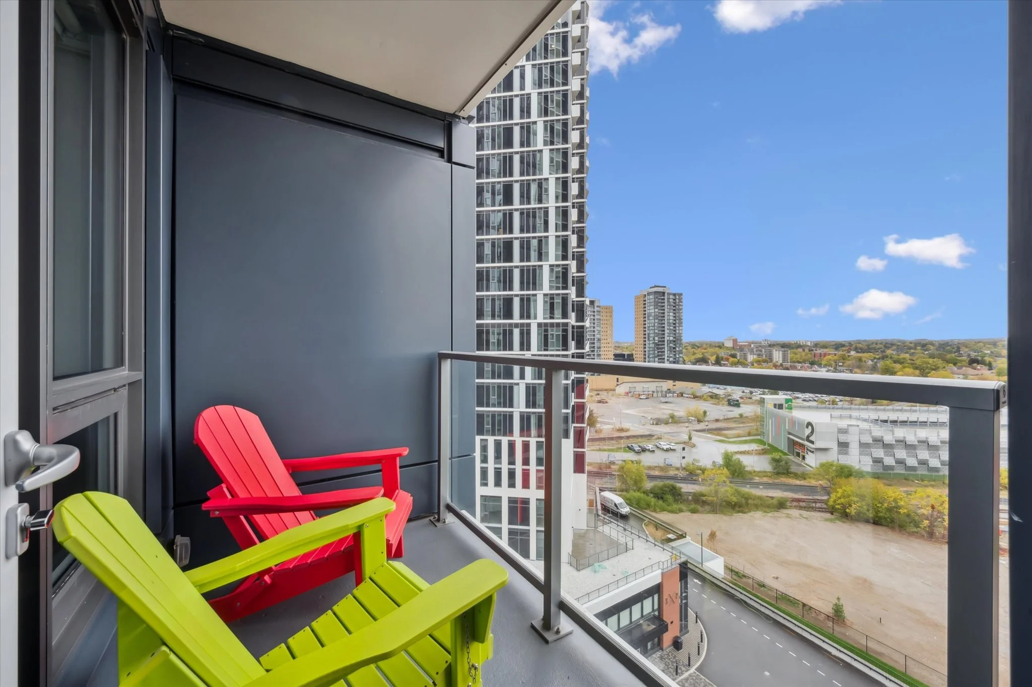 060-Wellington St S #909 016.jpg