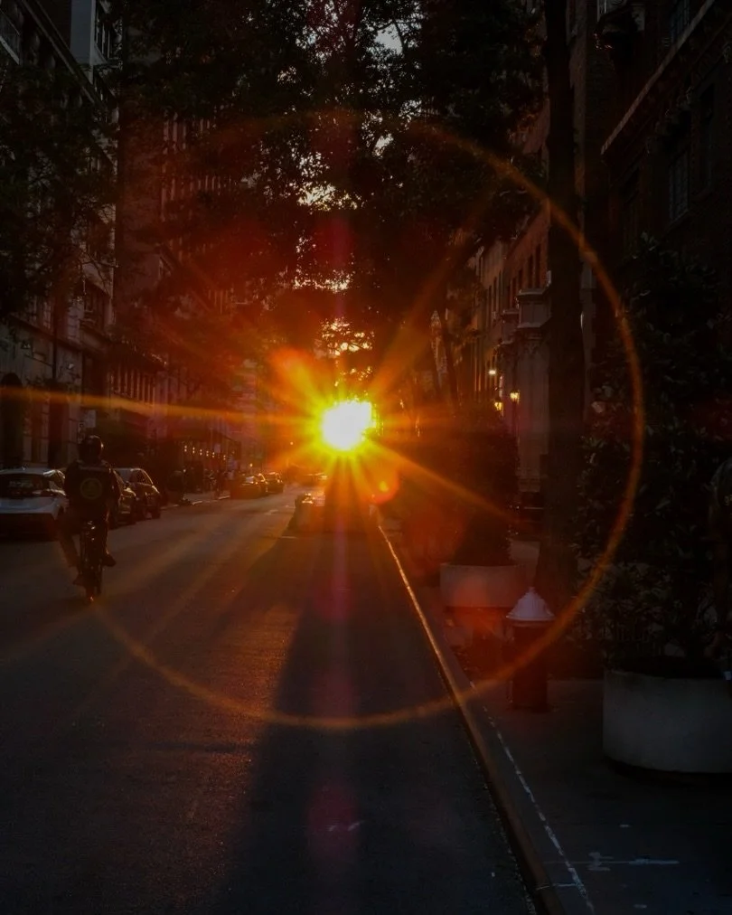 Manhattanhenge in NYC only happens twice a year&ndash;&ndash;when the setting sun aligns perfectly with every east-west street in the grid and the entire city glows orange. 

This week&rsquo;s dates:
 🗓️ Thurs., May 28 at 8:14pm - half sun on the ho