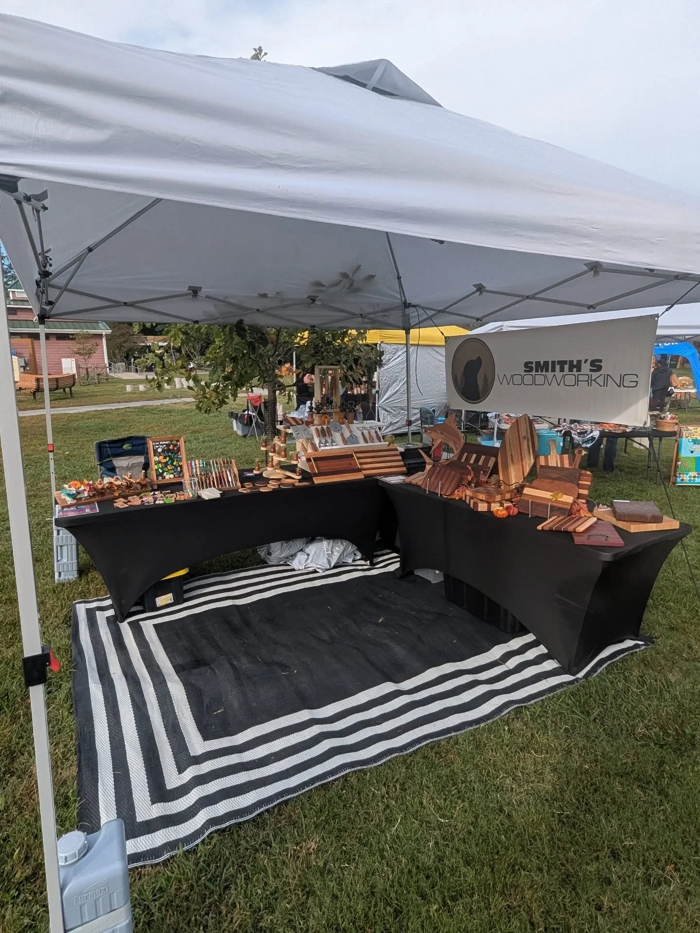 Come out and find us at the Bluebird Gap Farm! We will be here for the whole weekend!!
#woodwork #artmarket #Hampton #farmersmarket