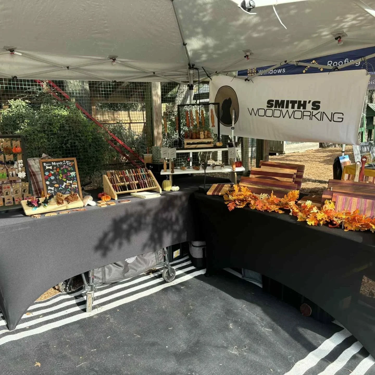 We are set up for the weekend at Hunt Club! Come and visit with us and the animals!!
.
#pettingzoo #vendor #market #huntclubfarm #woodworking