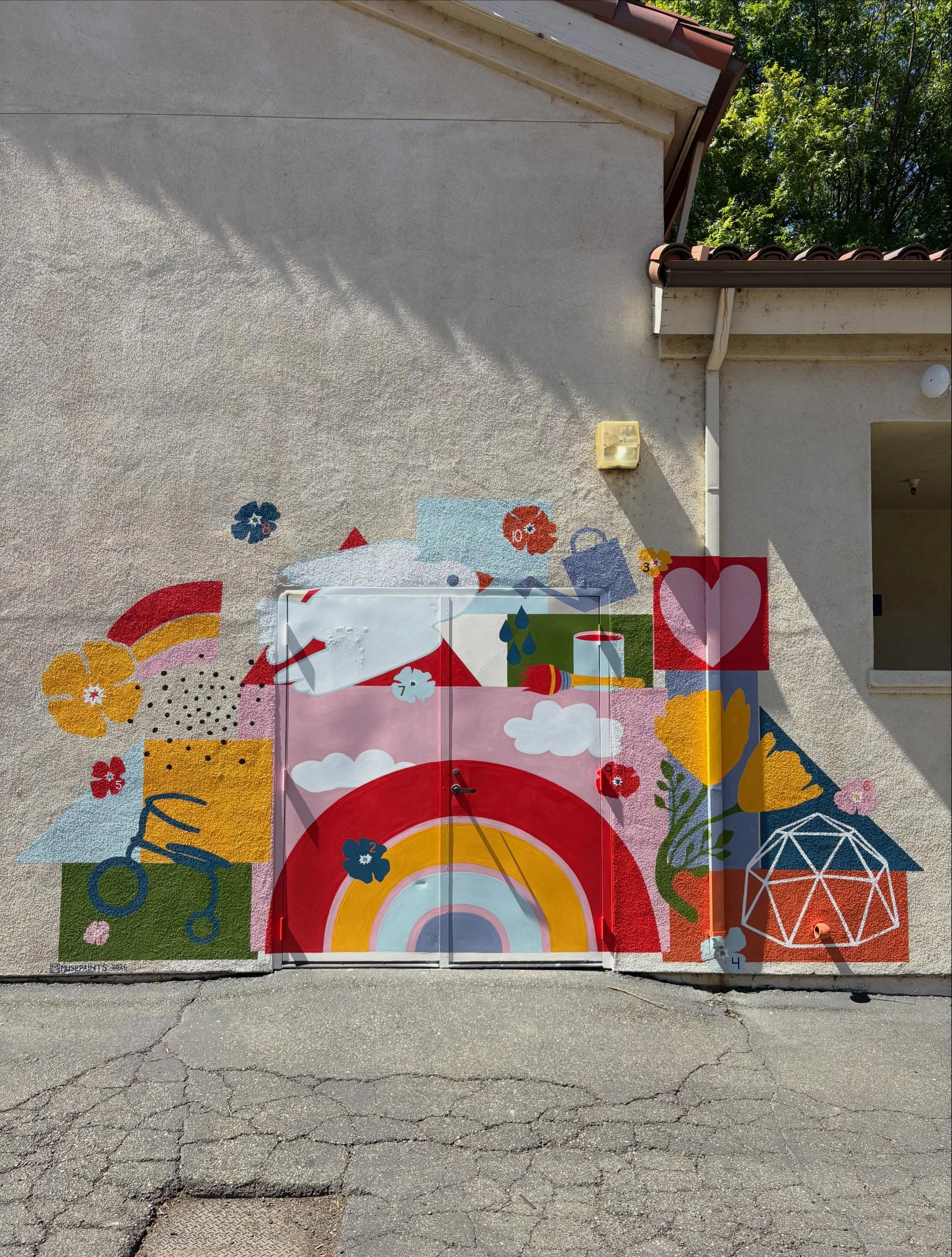 The @poppypreschoolcooperative mural is up! It is so awesome, and I am so impressed by @musepaints and the hard work and long hours she put into it. She brought my branding elements to life in the most special way. The kids will now be able to see th