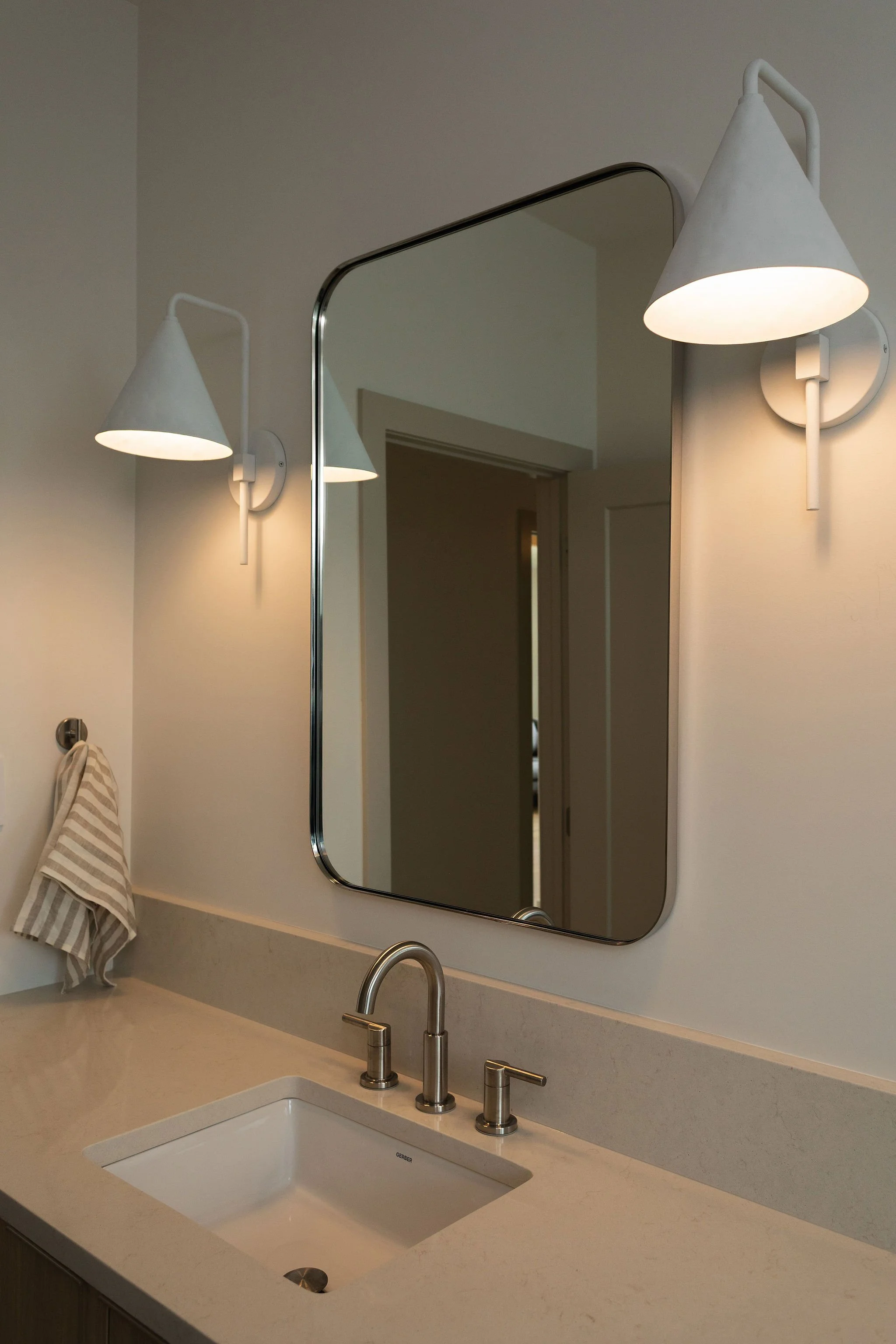 Bright Scandinavian bathroom featuring clean lines and natural materials.