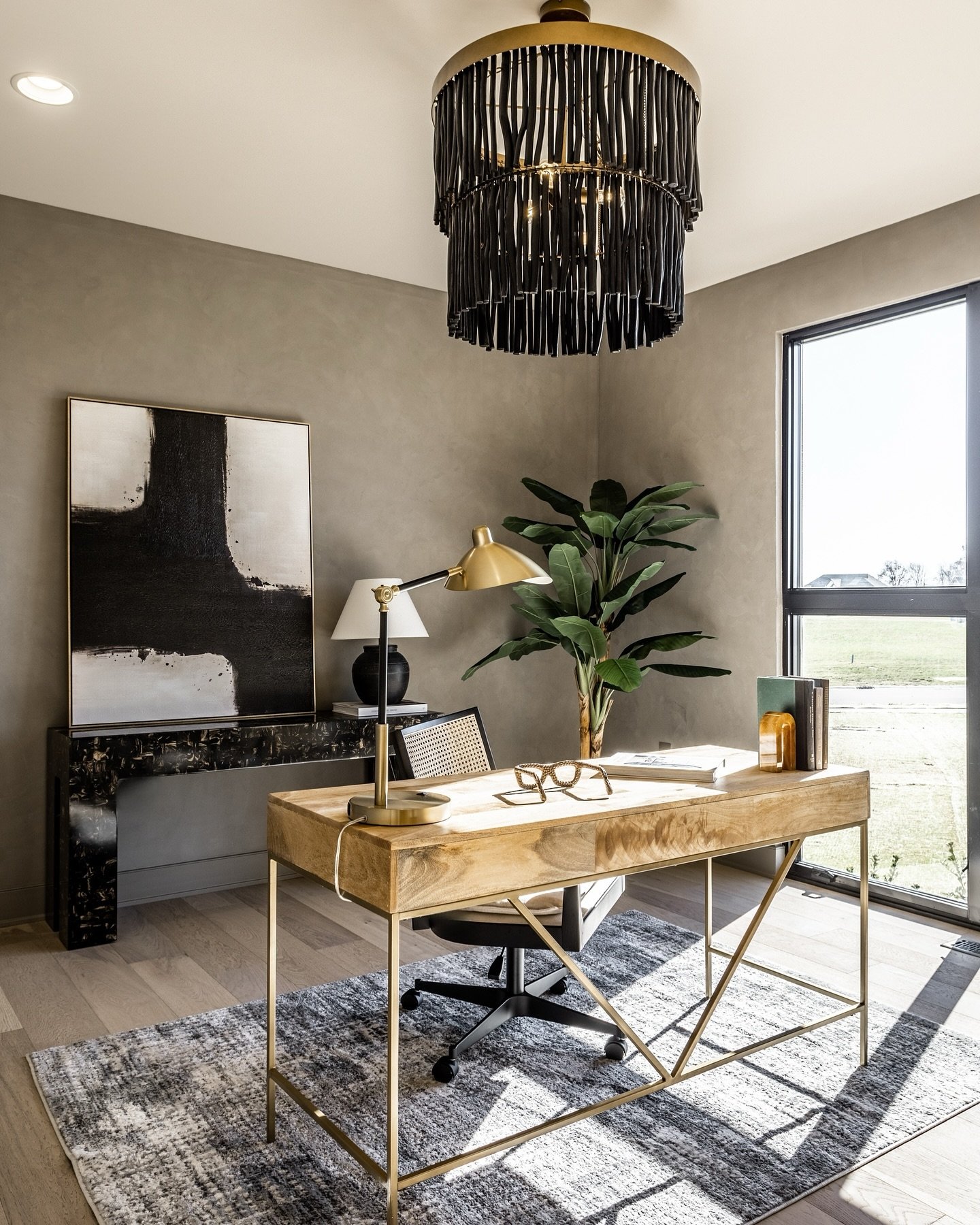 ☀️ You might need some sunscreen while working from home in this office 😎

📷 @indymediaco 

#IndianapolisRealEstate #IndyRealEstate #IndianapolisPhotographer, #RealEstatePhotography #IndianapolisHomes #IndyHomes #IndyRealtor