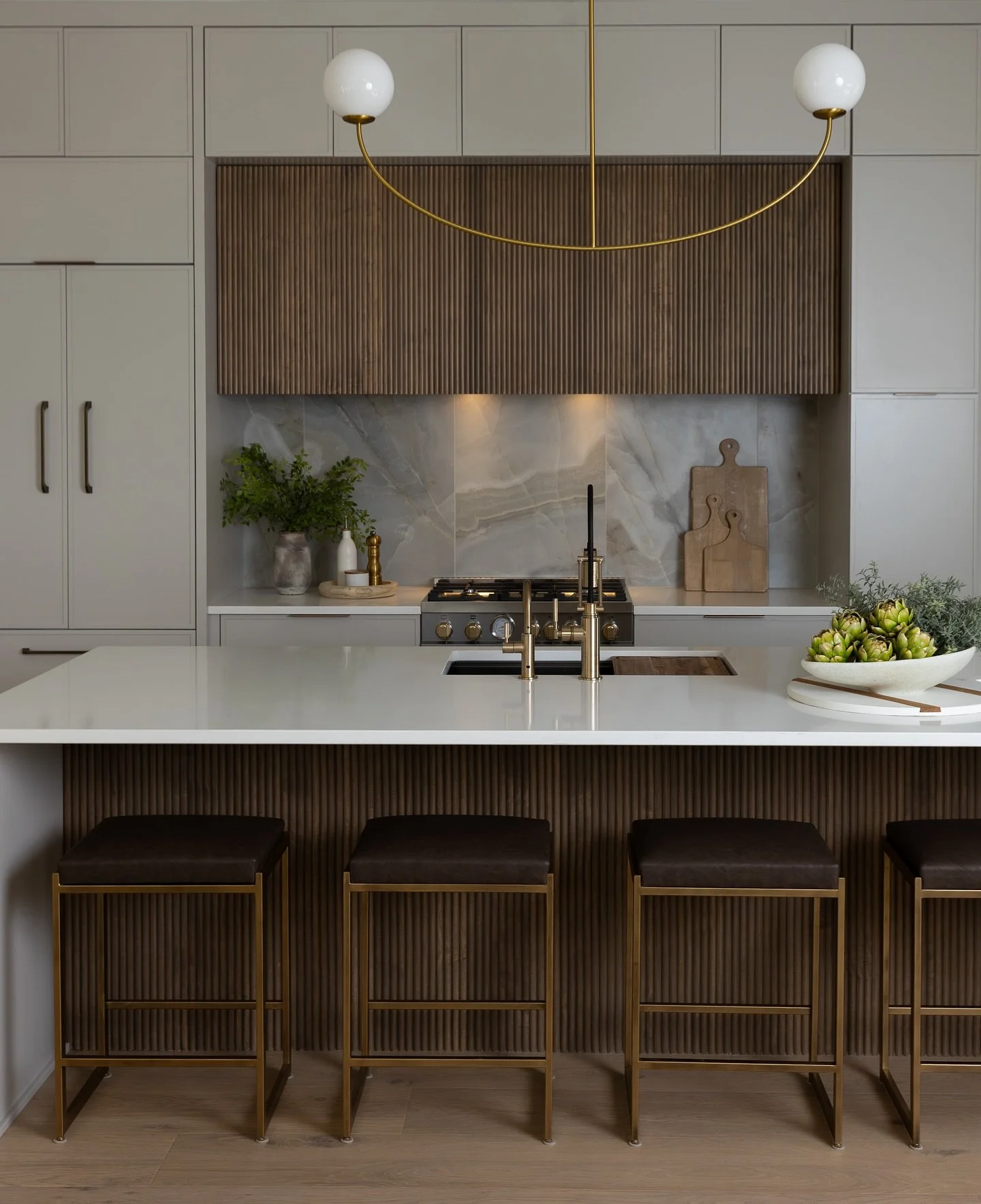 Sneak peek from today&rsquo;s model home shoot for @everythinghomedesigns latest project with @oldtowndesigngroup 🏡 I&rsquo;ve been photographing this model home over the past month before, during and after furniture install! Today&rsquo;s weather c