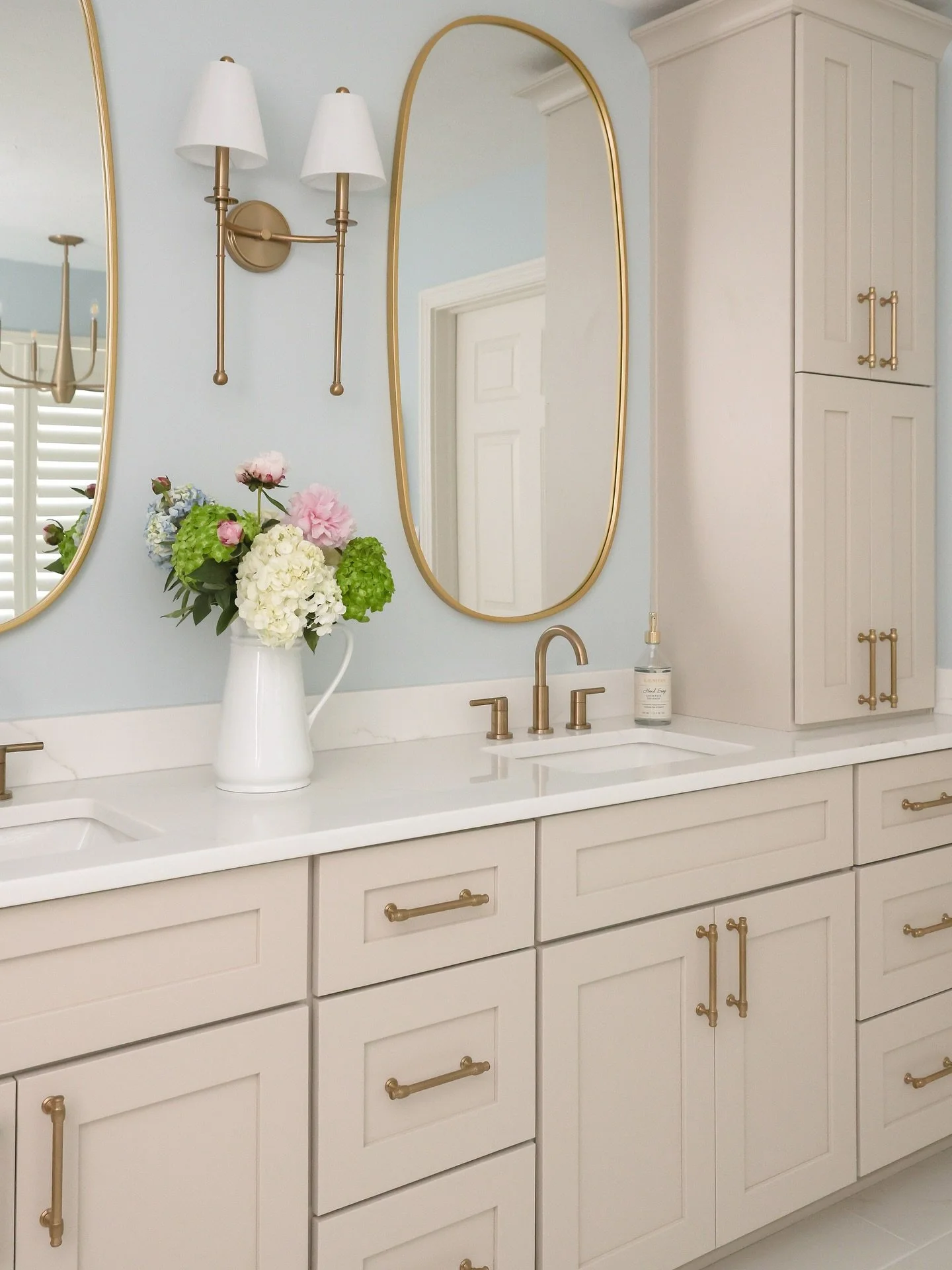 ✨ A spa retreat, right at home

Design @everythinghomedesigns - Jenn Gonzalez
Photography @indymediaco 

#indianapolisinteriors #indyinteriordesign #indyphotographer #indianapolishomes #midwestinteriors