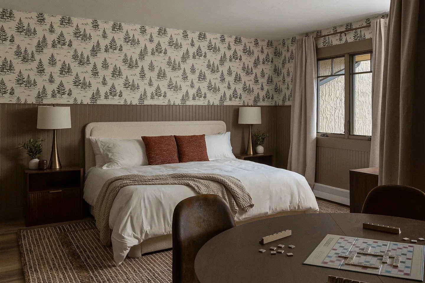 It was hard to pick a favorite space in this cozy ski condo 🌲🌲🌲 the basement apartment gets my vote ✔️

Design @tylerknox123 @travelwithprism 
Photography @indymediaco 

#steamboatsprings #indyinteriordesigner #indyinteriors #designphotographer #i