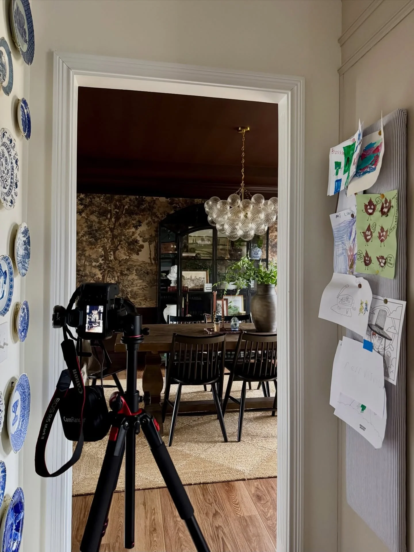 The goal is always to capture a space the way it actually feels to be in it 🖤 Swipe to see the final shot &rarr; then check out the behind-the-scenes

Taking the extra time to dial in the lighting on shoot day is what lets those true colors and mood