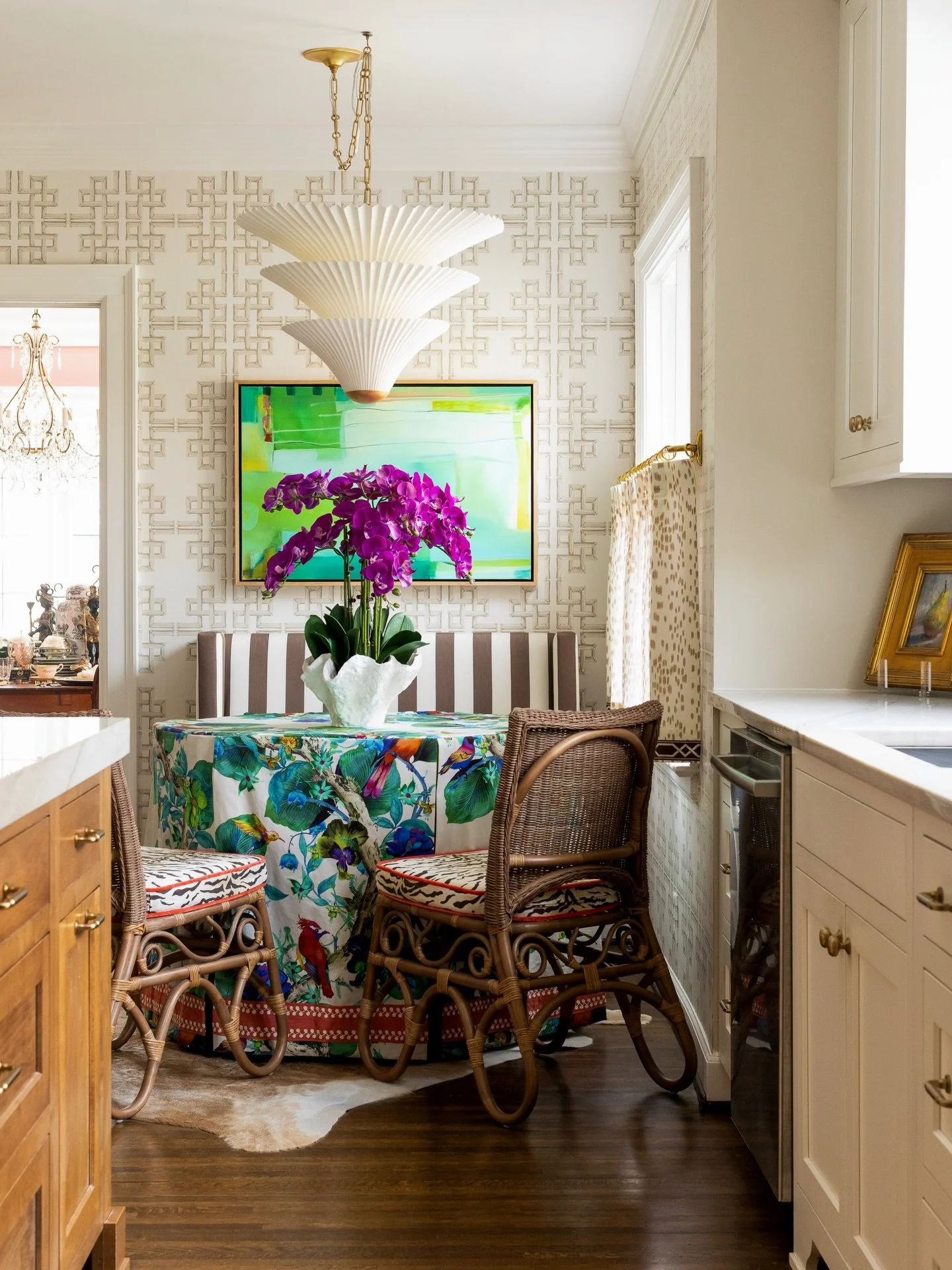 The @showhouseindy parties have officially started, which means we can share photos of these incredible designer spaces! 

I was honored to photograph The Breakfast Area by @compass_design (🏆 2nd Place Winner for Major Area!)

Follow Stacy at @compa