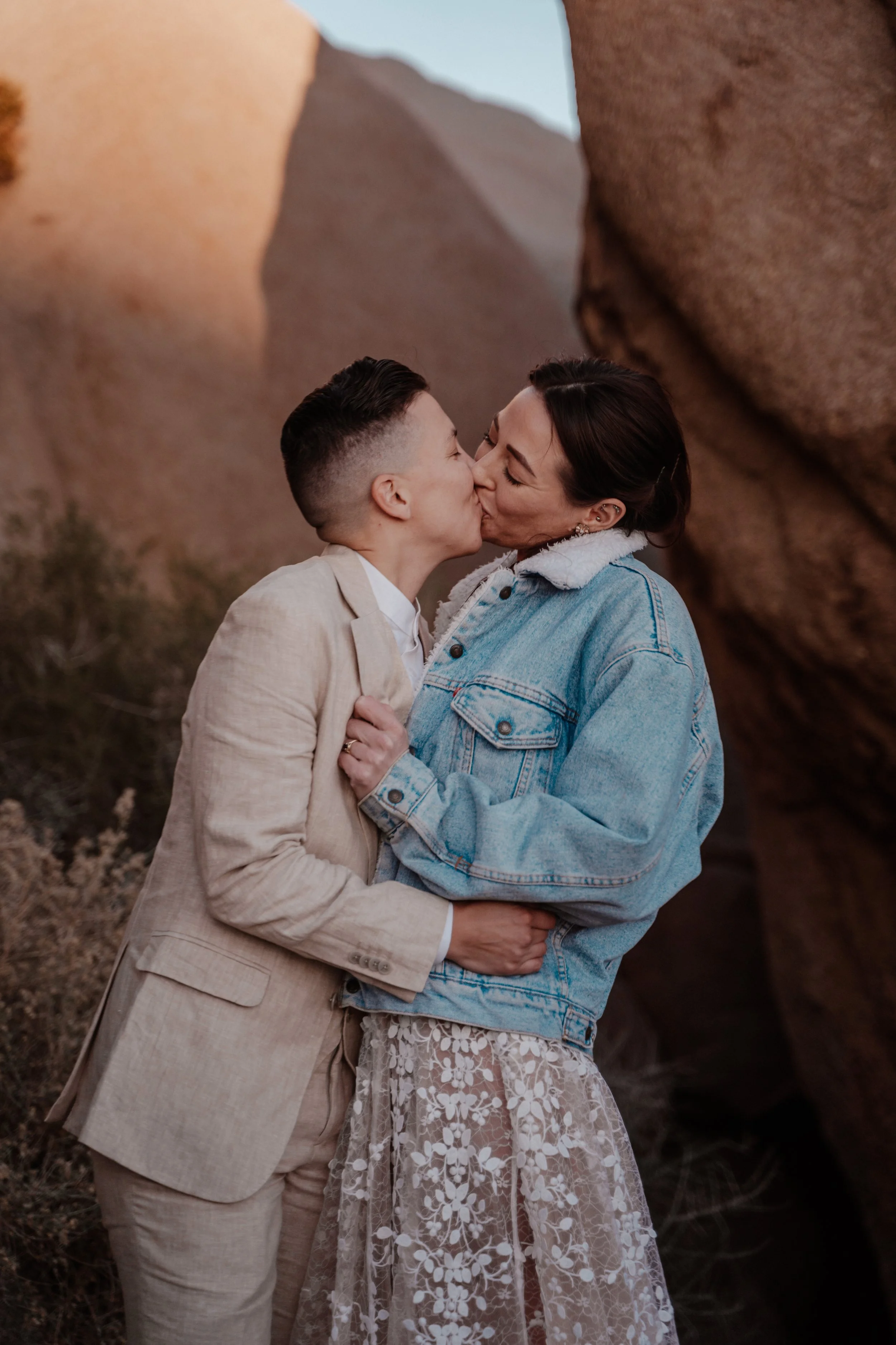 231109_Jadai&Aurelia_JoshuaTree_0983.jpg