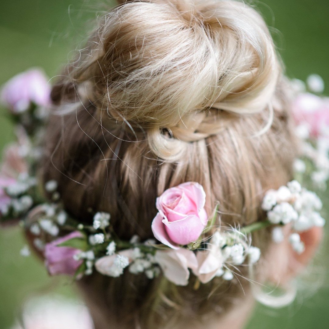Flowers in her hair and a smile that captured hearts. 

#emmacorriedesigns
#barbadosweddings
#barbados
#WeddingPlanner
#BarbadosWeddingPlanner
#WeddingInspiration
#WeddingAdvice
#WeddingIdeas
#WeddingDay