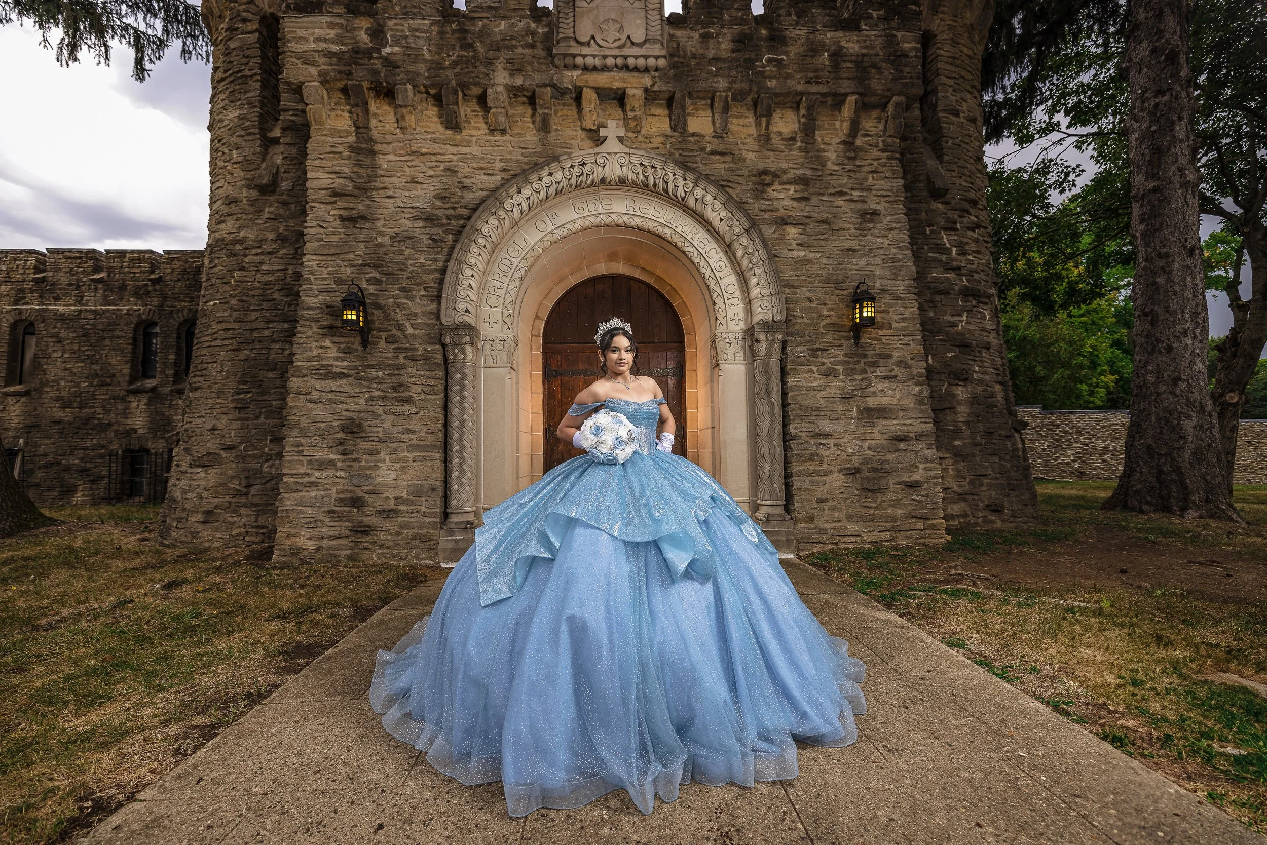 Formal quinceañera session with crown and bouquet – Sweet 16 photography Indianapolis Indiana