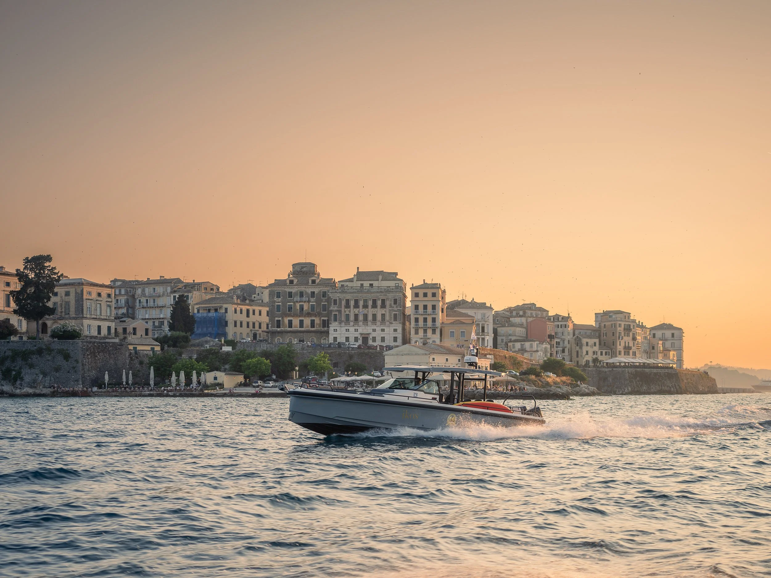 Chasing the golden hour: The ultimate sunset yachting cruise