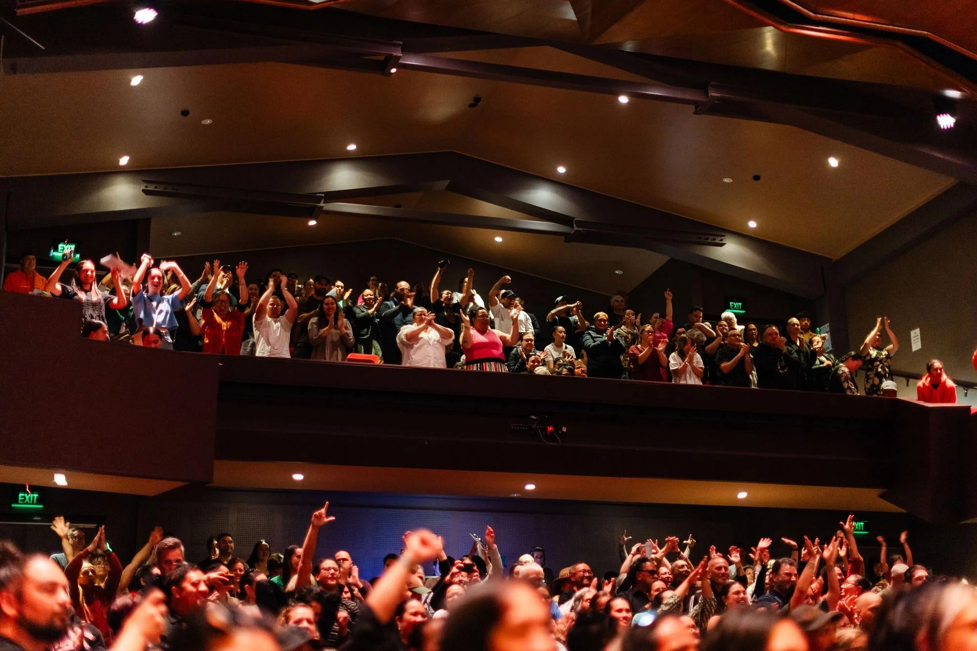 Whakapaupakihi standing ovation