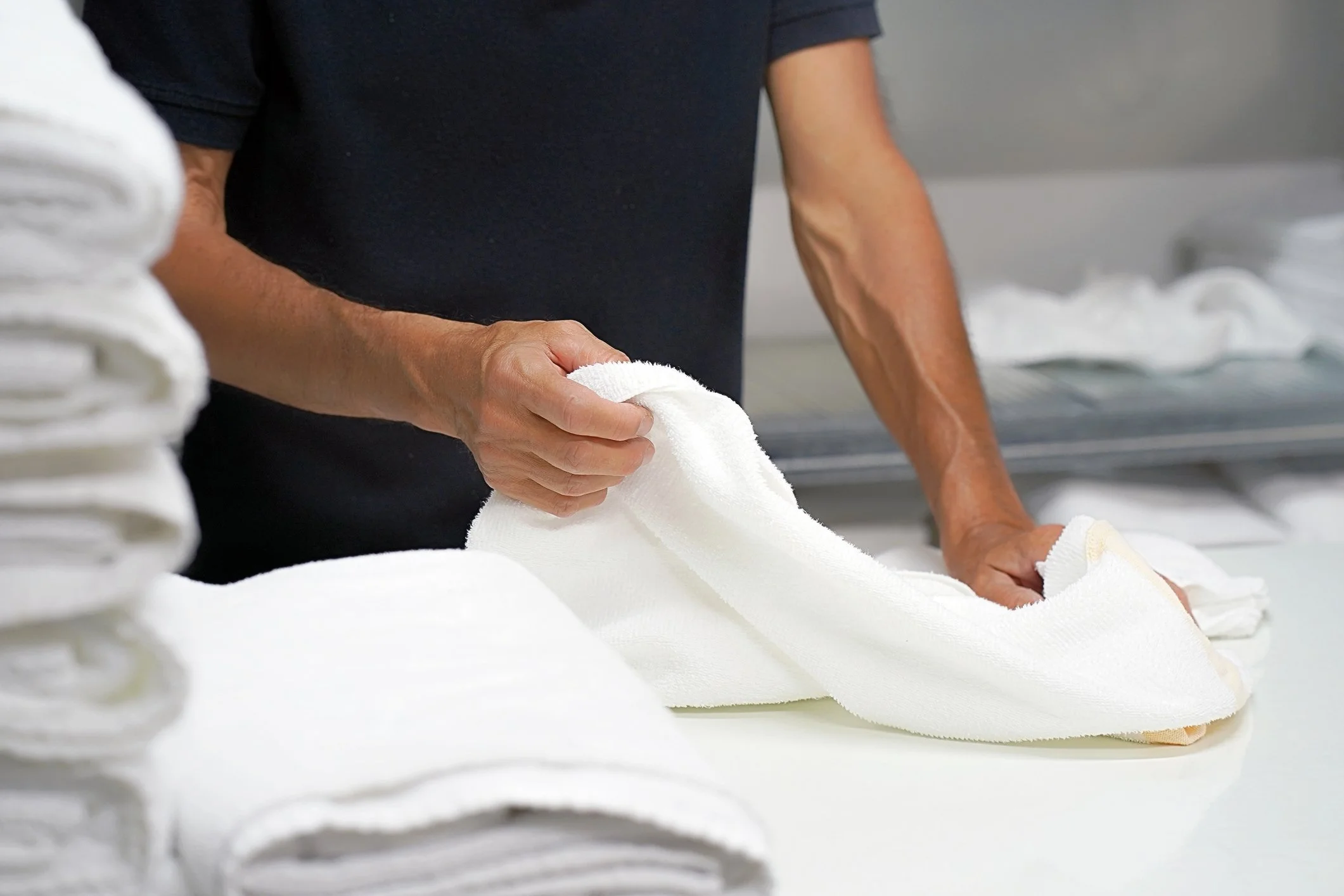 linen hire-folding towels-commercial-laundry
