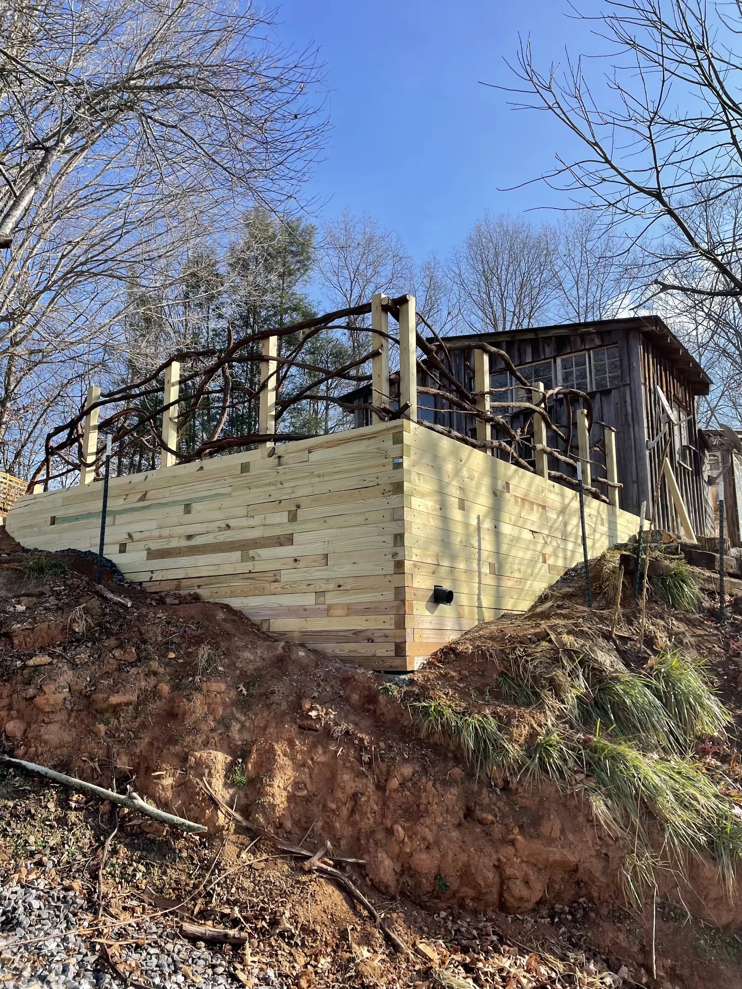 retaining wall below.jpg