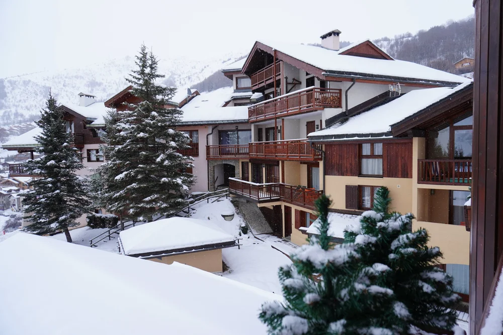 Hôtel dans la neige
