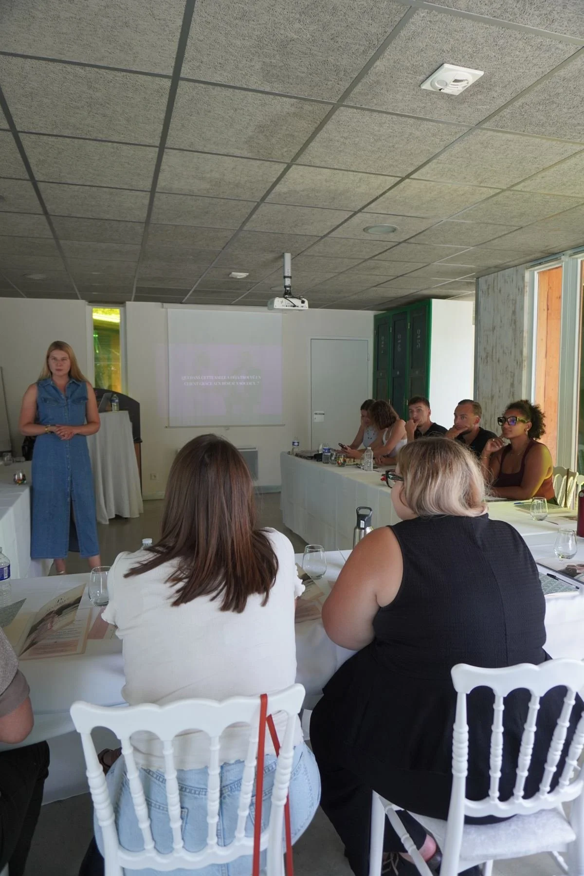 Ludivine Langlois, Digital Mountain Consulting, en formation image de marque auprès des professionnels du mariage