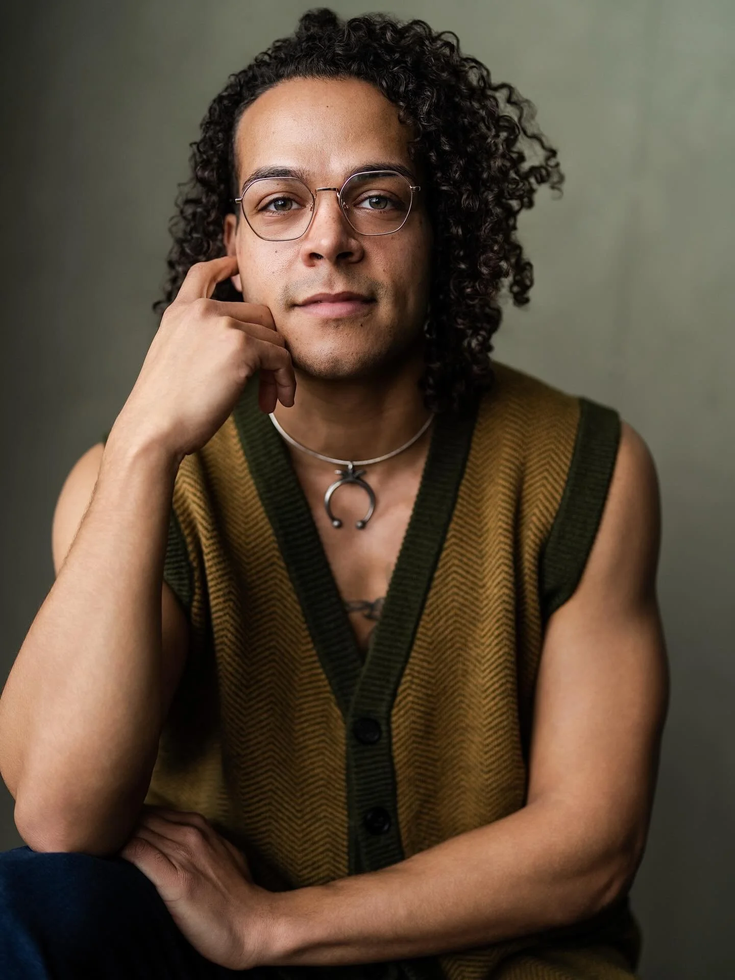 Hey theybe, yeah you. You&rsquo;re like a good book, you make me wanna take my time. 

#lgbtq #actinglife #pilotseason #headshots #seekingrepresentation 

📸: @yellowbellyphoto