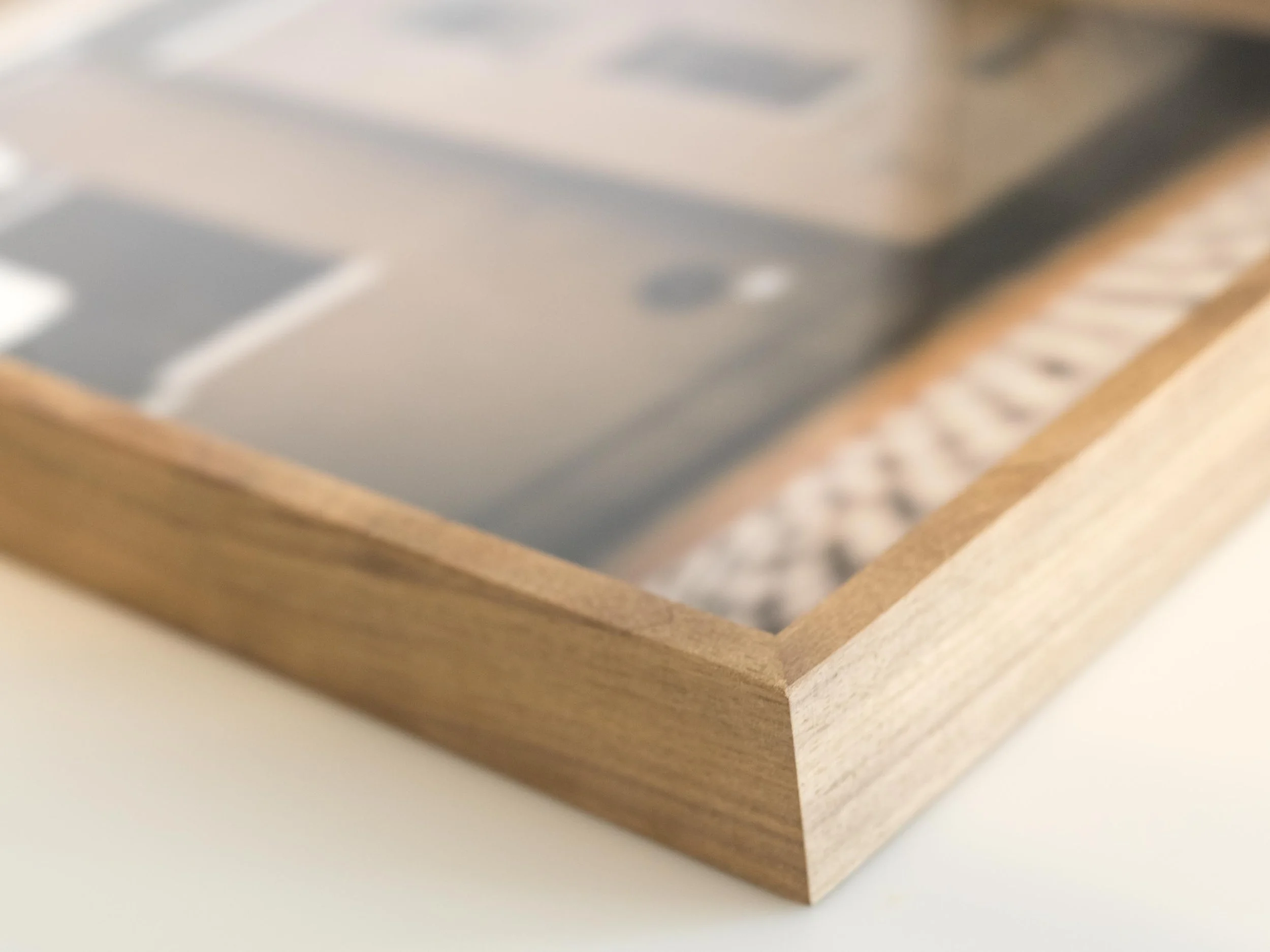 Walnut frame and UV-glass