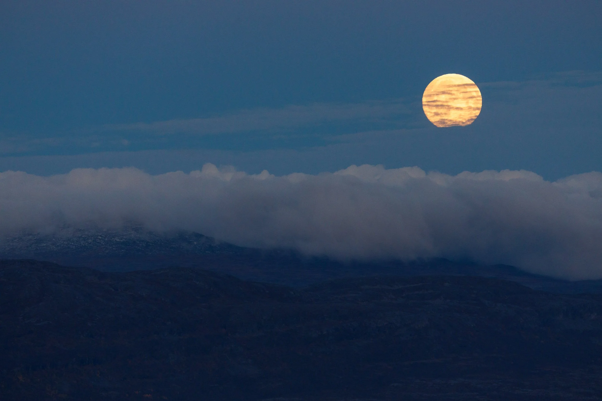 moon-rise-over-the-mountains.jpg