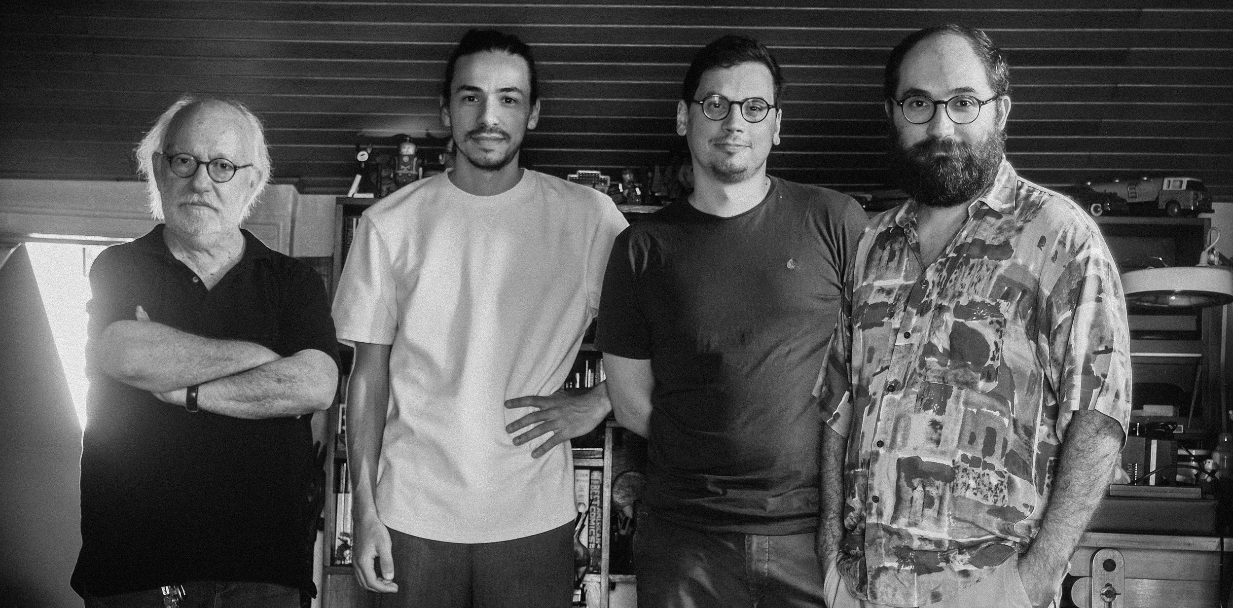 Fotografia de grupo. Da esquerda para a direita - David Zíngaro, Bernardo Aguiar, Francisco Lima da Silva e David Magalhães Alves