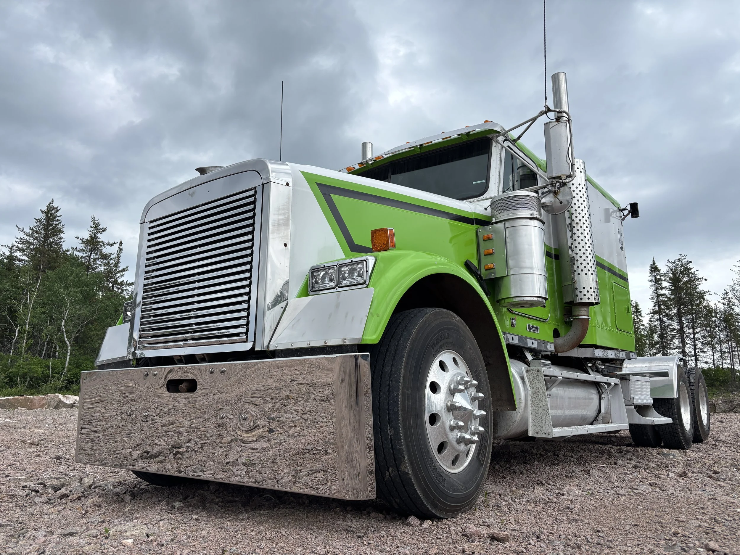 FREIGHTLINER FLD120 2000 – CAT C-15 475 HP – 18 VITESSES